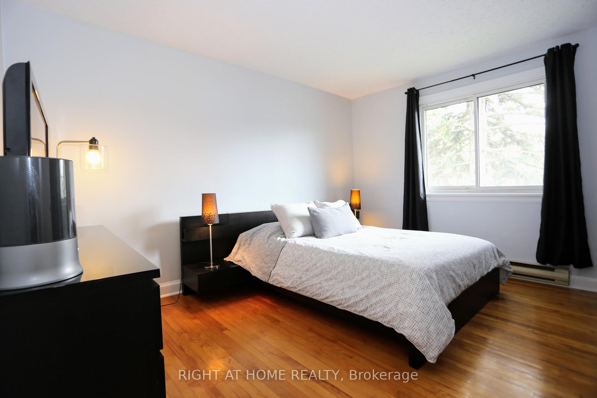 Photo 5 of 323 Levis Avenue, Ottawa, Vanier — HOMEH