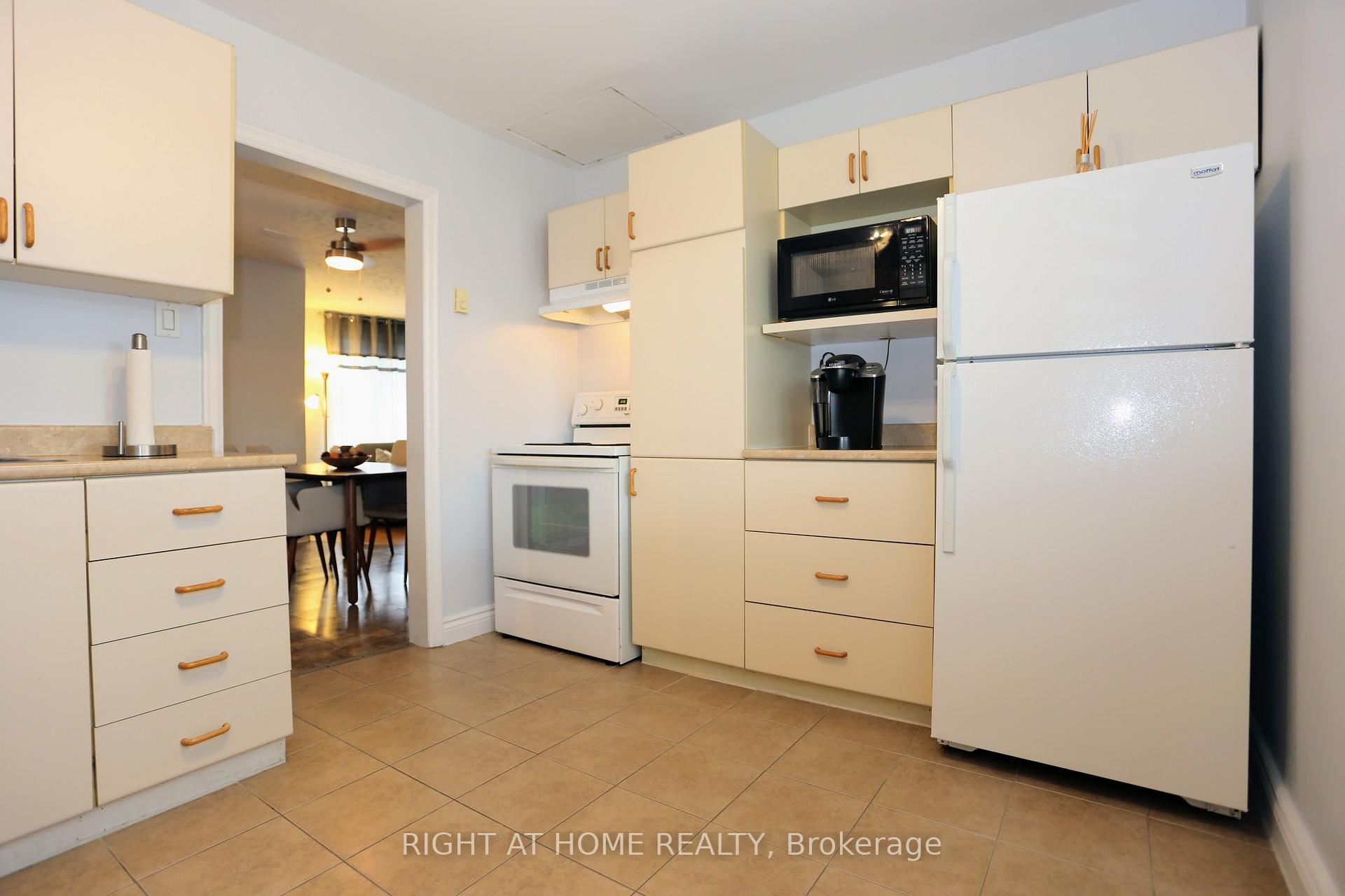Photo 14 of 323 Levis Avenue, Ottawa, Vanier — HOMEH