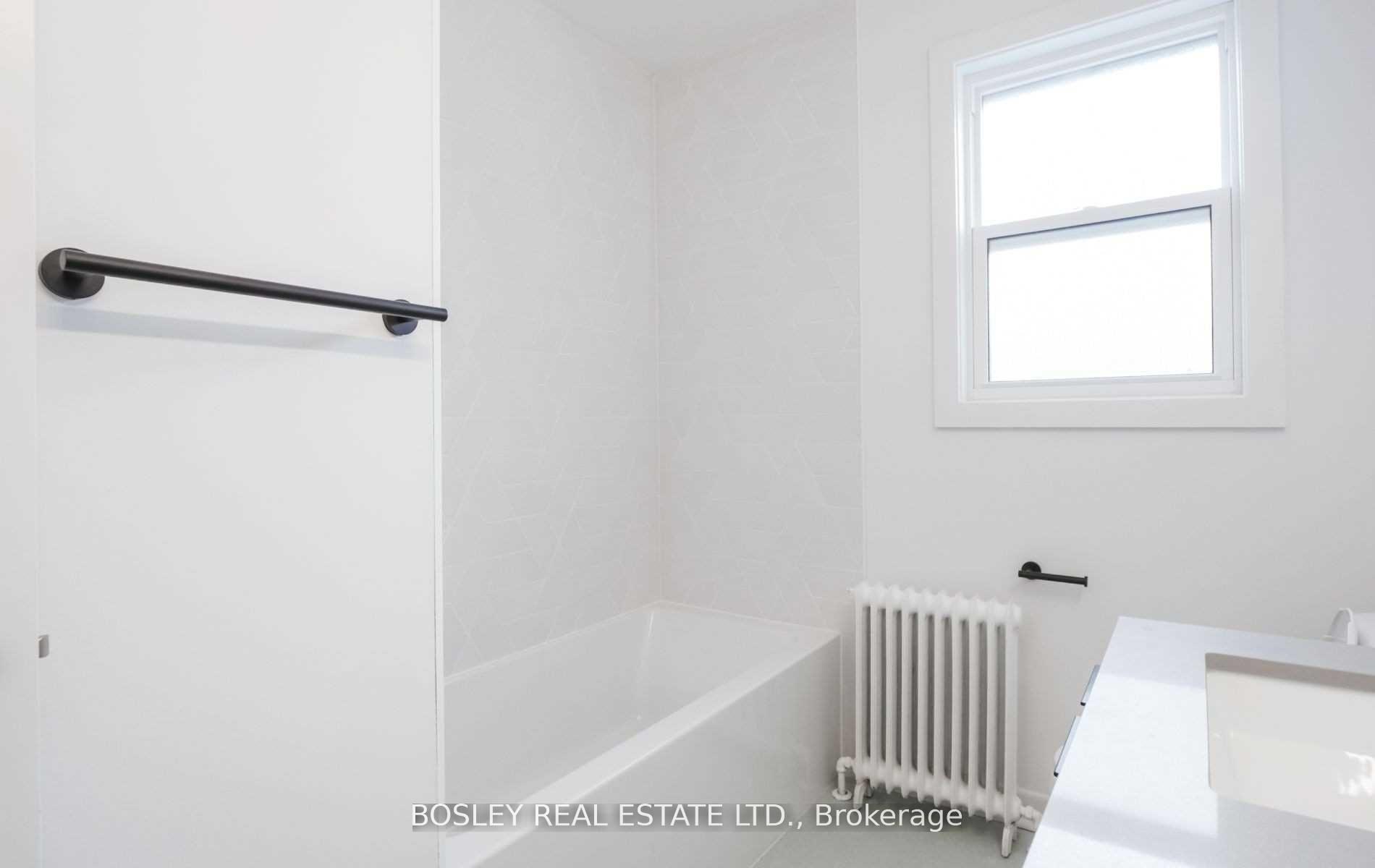 Photo 13 of Unit 302, 555 Birchmount Road, Scarborough, Clairlea-Birchmount — HOMEH
