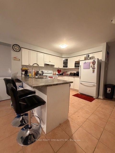 Photo 7 of 59 Cadillac Crescent, Brampton, Fletcher's Meadow — HOMEH
