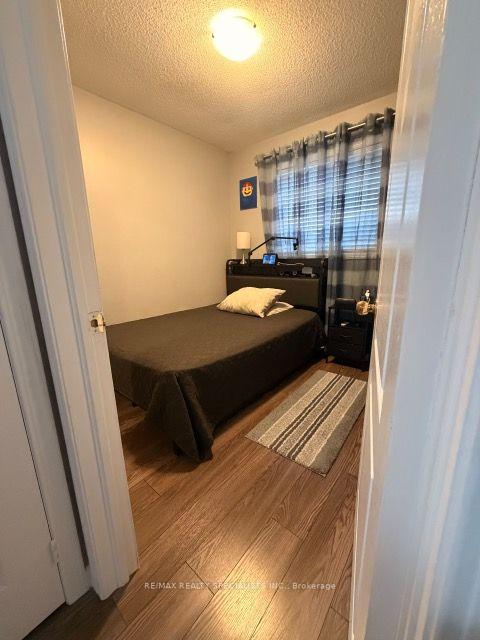 Photo 16 of 59 Cadillac Crescent, Brampton, Fletcher's Meadow — HOMEH