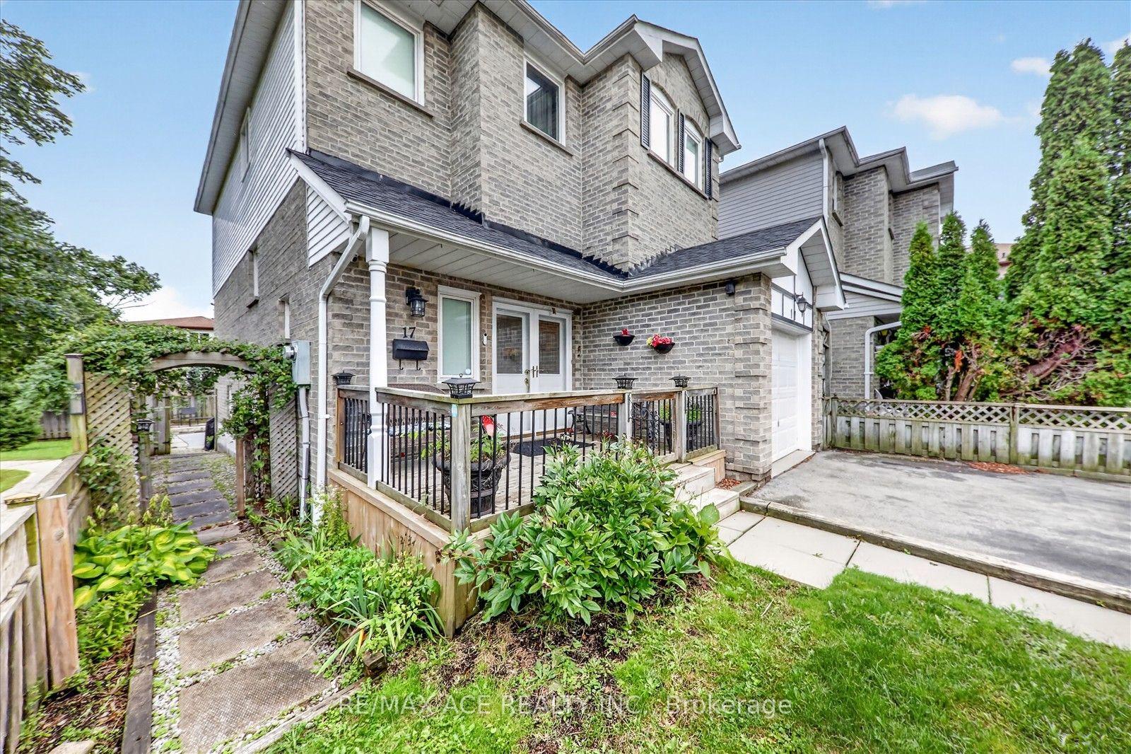 Photo 3 of 17 Whittington Court, Ajax, South West — HOMEH