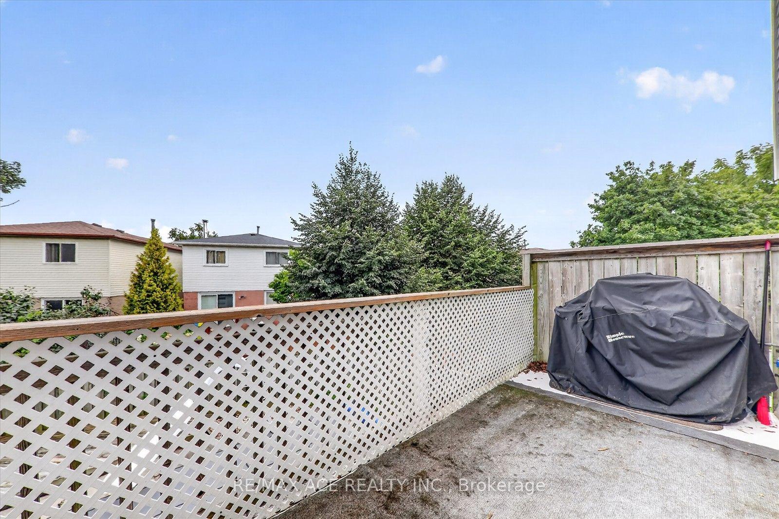 Photo 12 of 17 Whittington Court, Ajax, South West — HOMEH