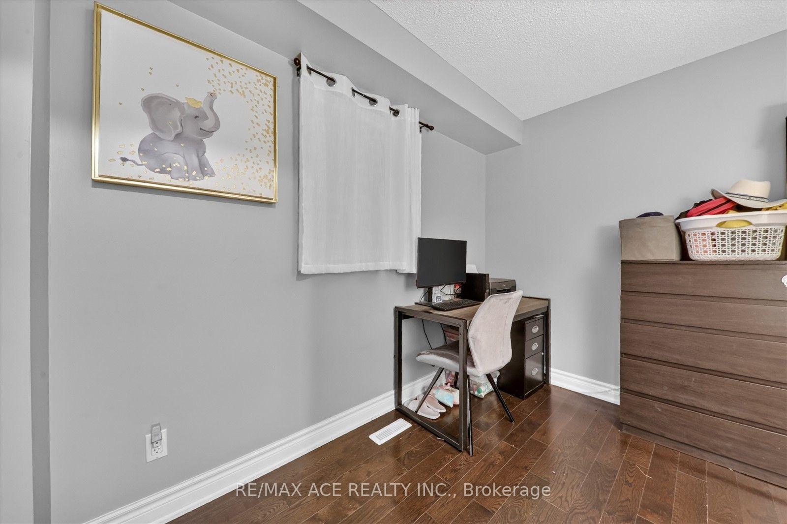 Photo 16 of 17 Whittington Court, Ajax, South West — HOMEH