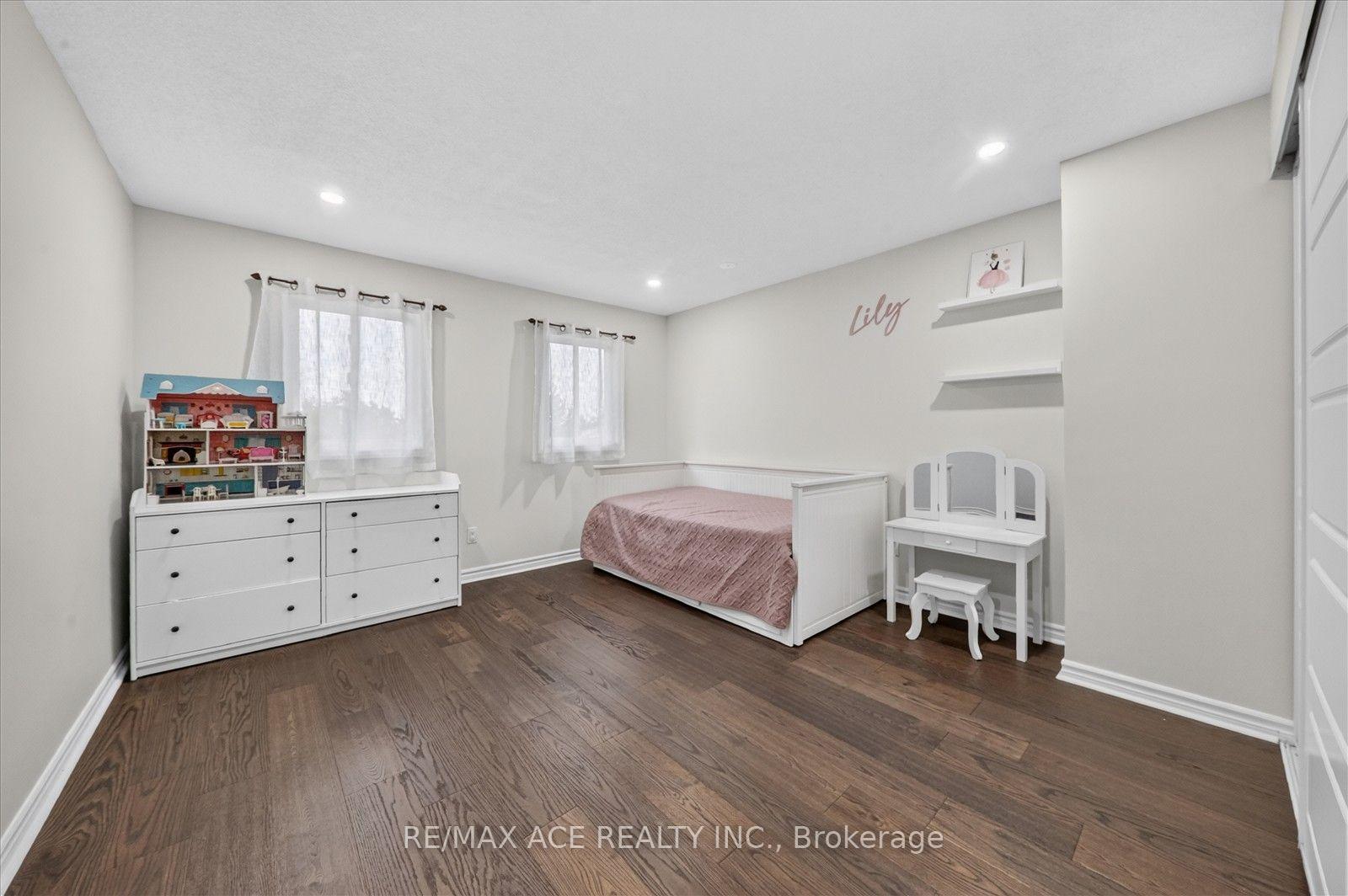 Photo 25 of 17 Whittington Court, Ajax, South West — HOMEH