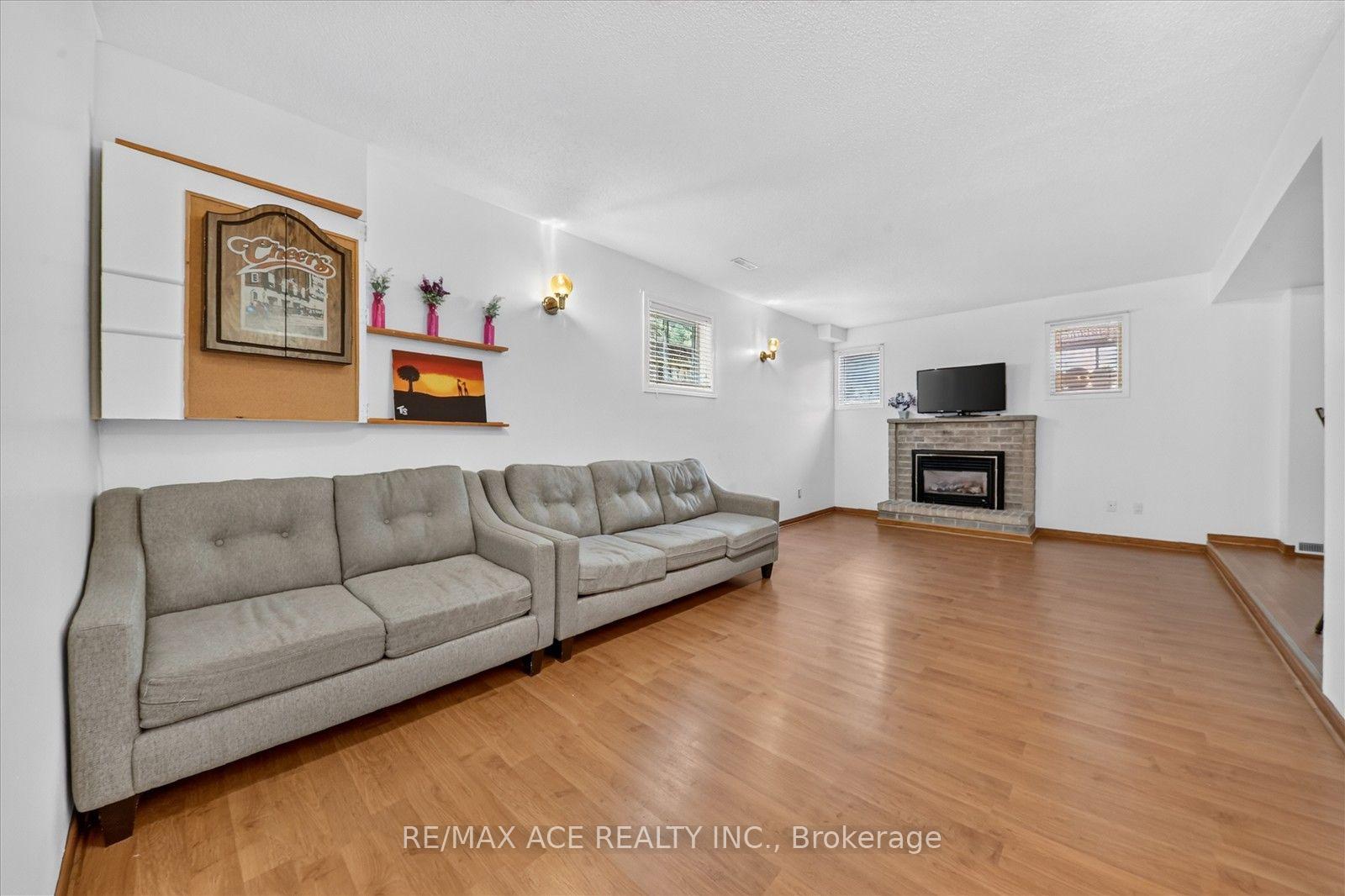 Photo 34 of 17 Whittington Court, Ajax, South West — HOMEH
