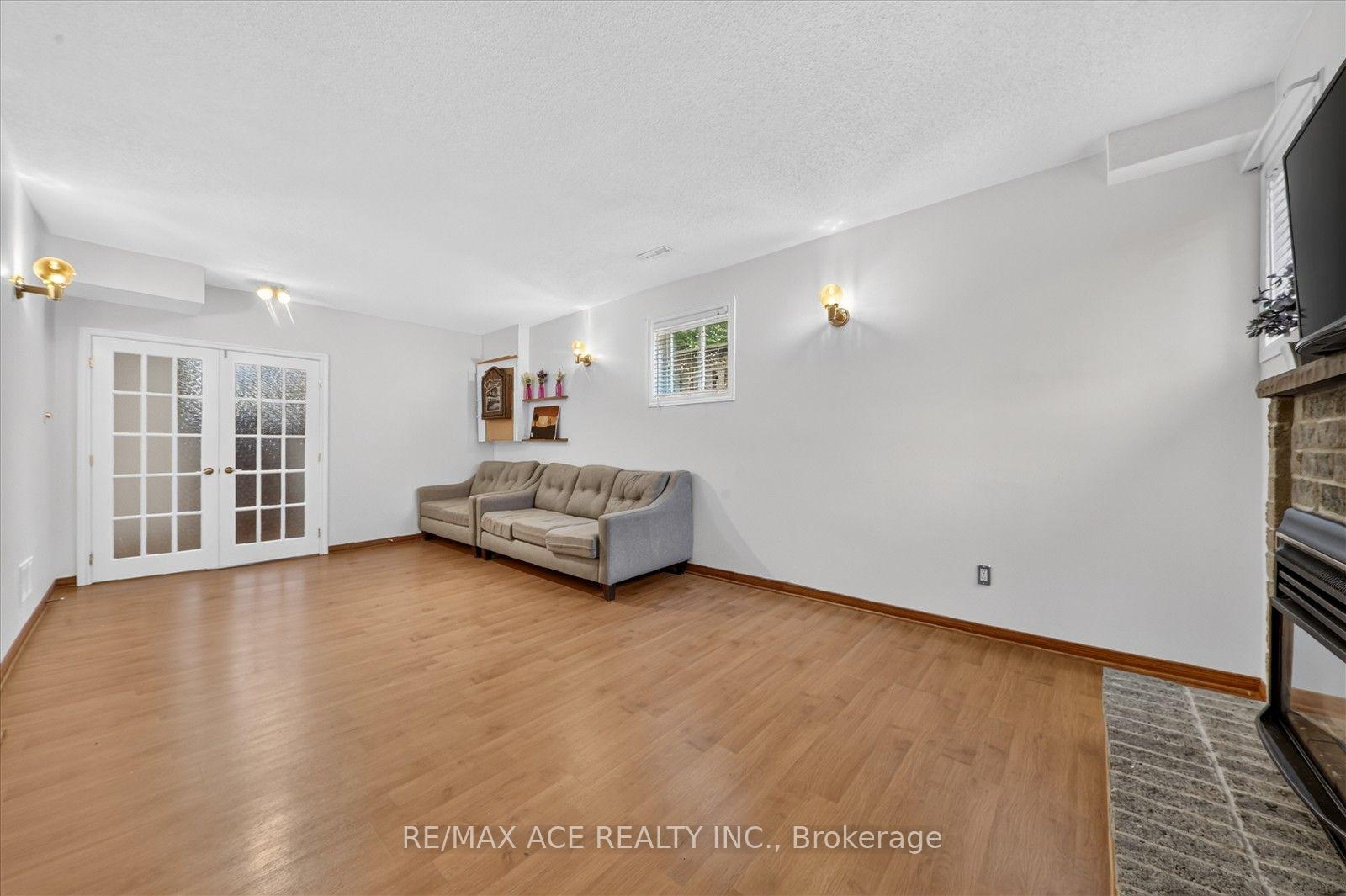 Photo 35 of 17 Whittington Court, Ajax, South West — HOMEH