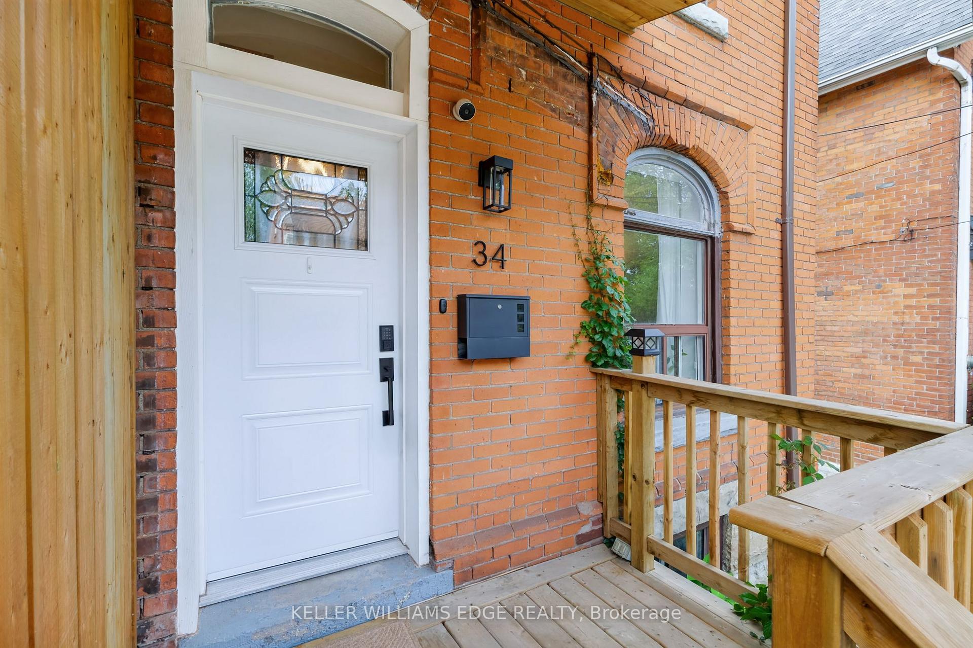 Photo 2 of 34 Baillie Street, Hamilton, Corktown — HOMEH
