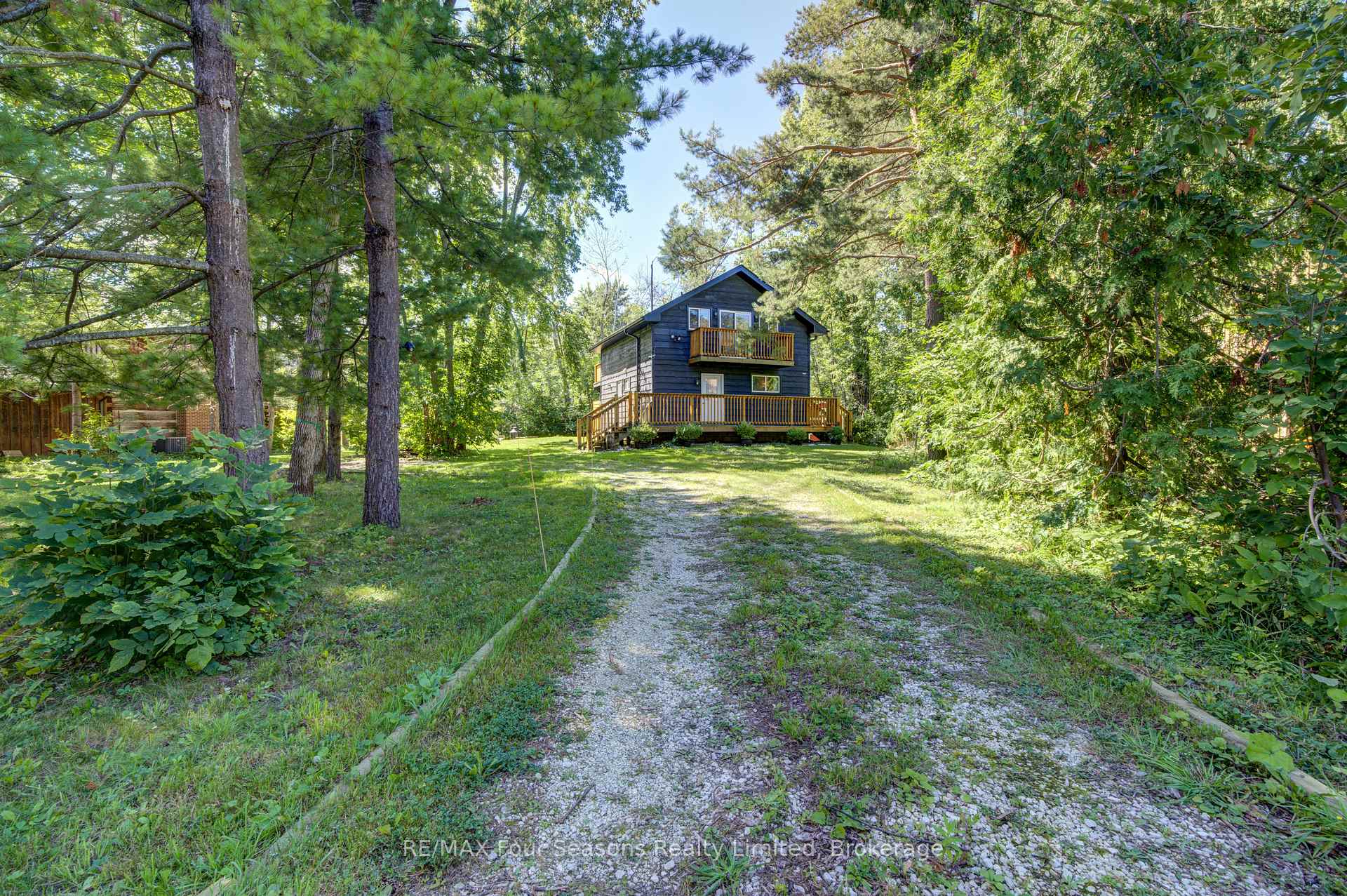 Photo of 126 Martin Grove N