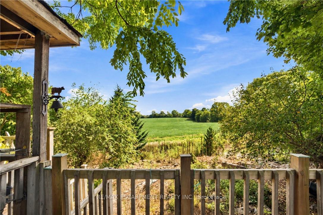 Photo 8 of 994 Safari Road, Hamilton, Rural Flamborough — HOMEH
