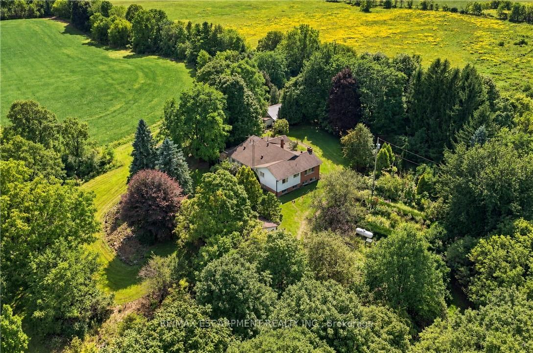Photo 12 of 994 Safari Road, Hamilton, Rural Flamborough — HOMEH