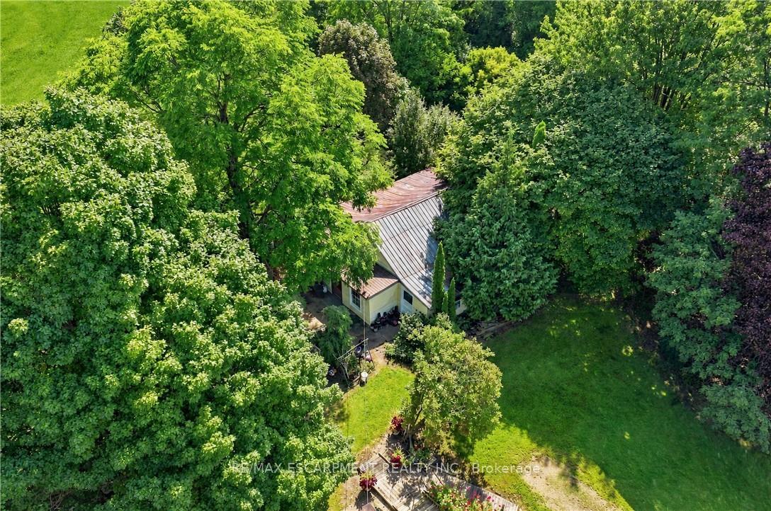 Photo 13 of 994 Safari Road, Hamilton, Rural Flamborough — HOMEH