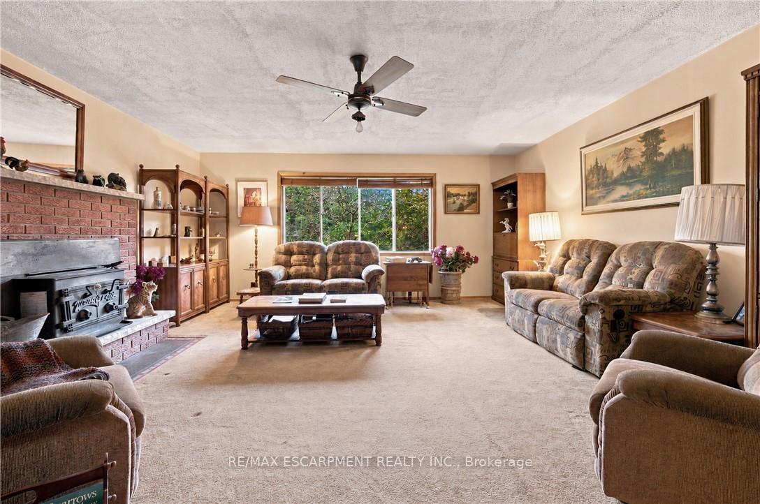 Photo 15 of 994 Safari Road, Hamilton, Rural Flamborough — HOMEH