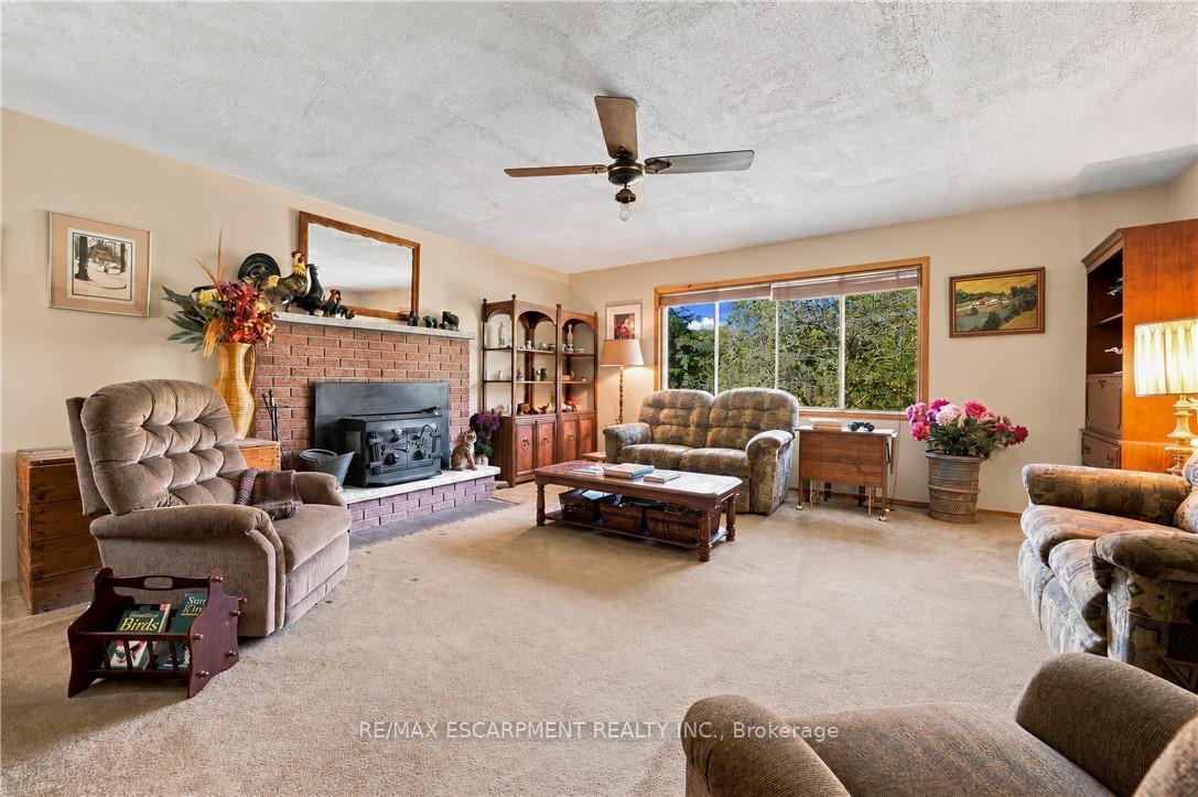 Photo 18 of 994 Safari Road, Hamilton, Rural Flamborough — HOMEH