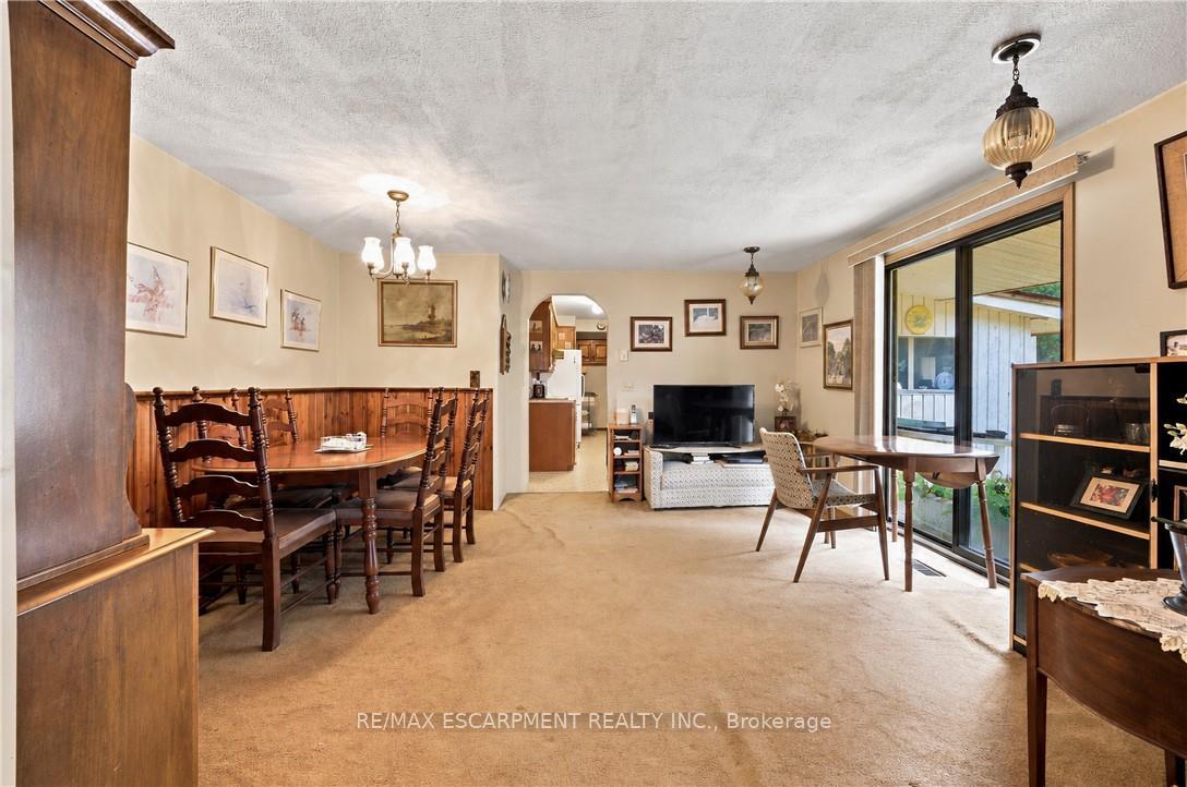 Photo 19 of 994 Safari Road, Hamilton, Rural Flamborough — HOMEH