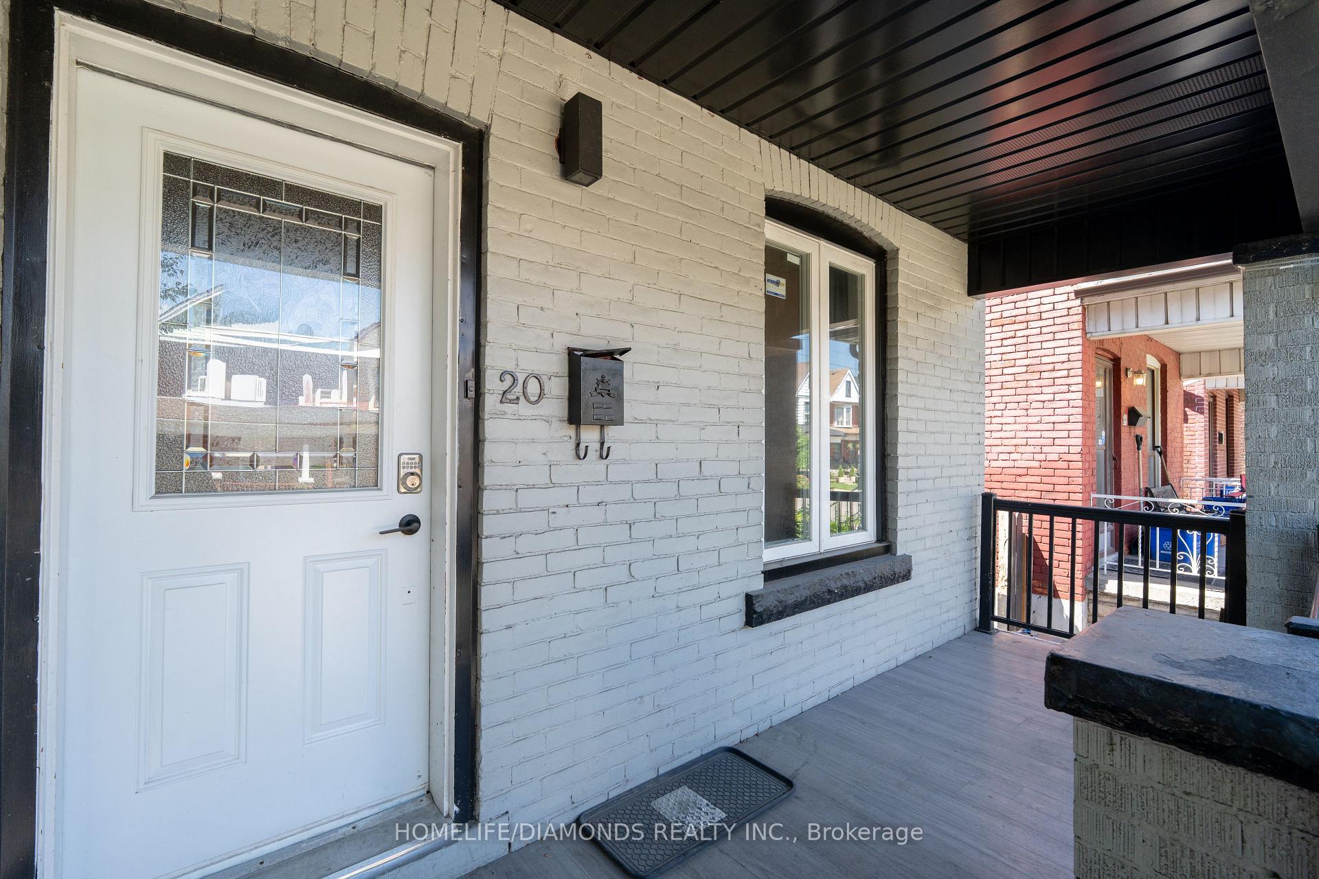 Photo 5 of 20 Somerset Avenue, Hamilton, Gibson — HOMEH