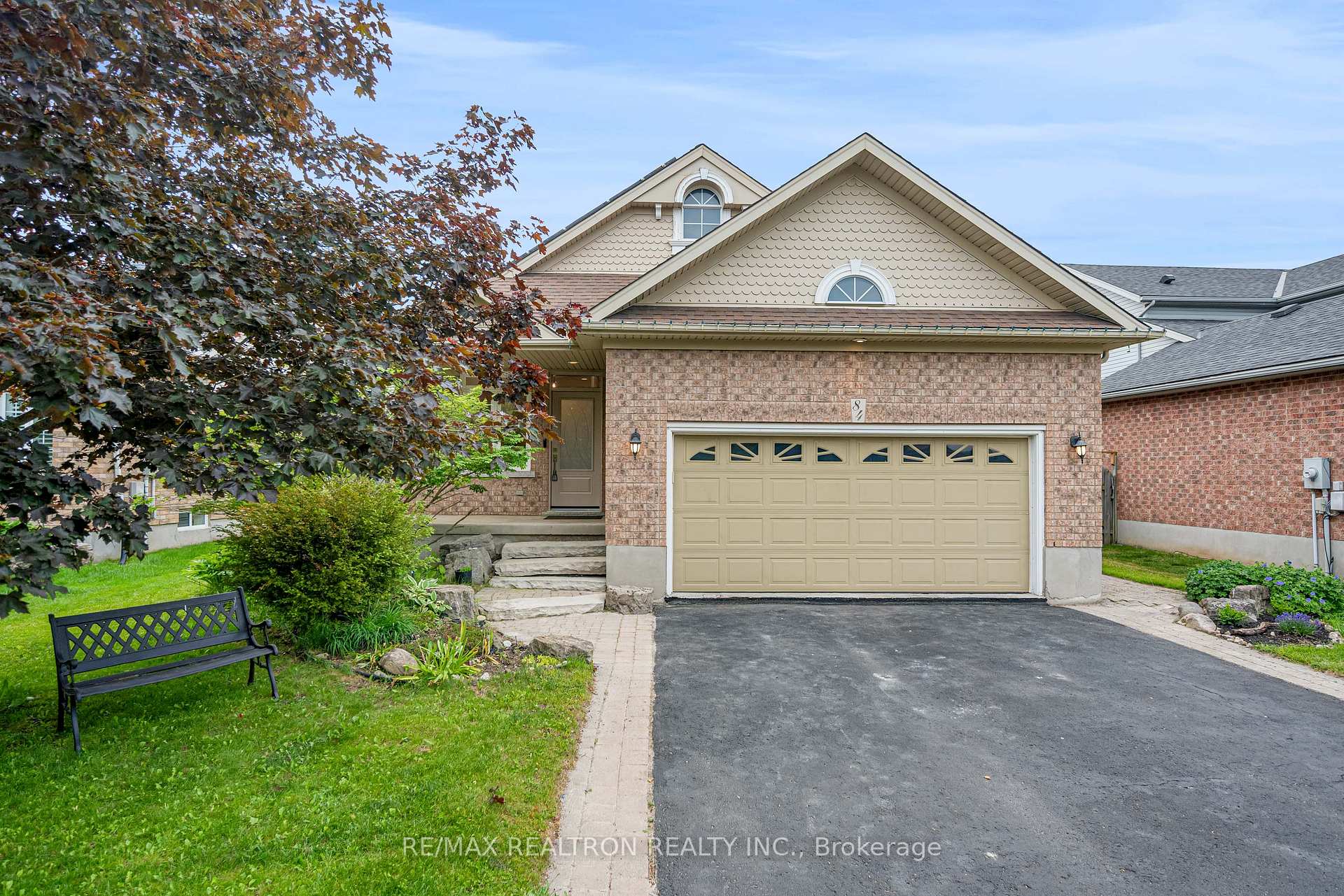 Photo 2 of 84 Hunter Road, Orangeville — HOMEH
