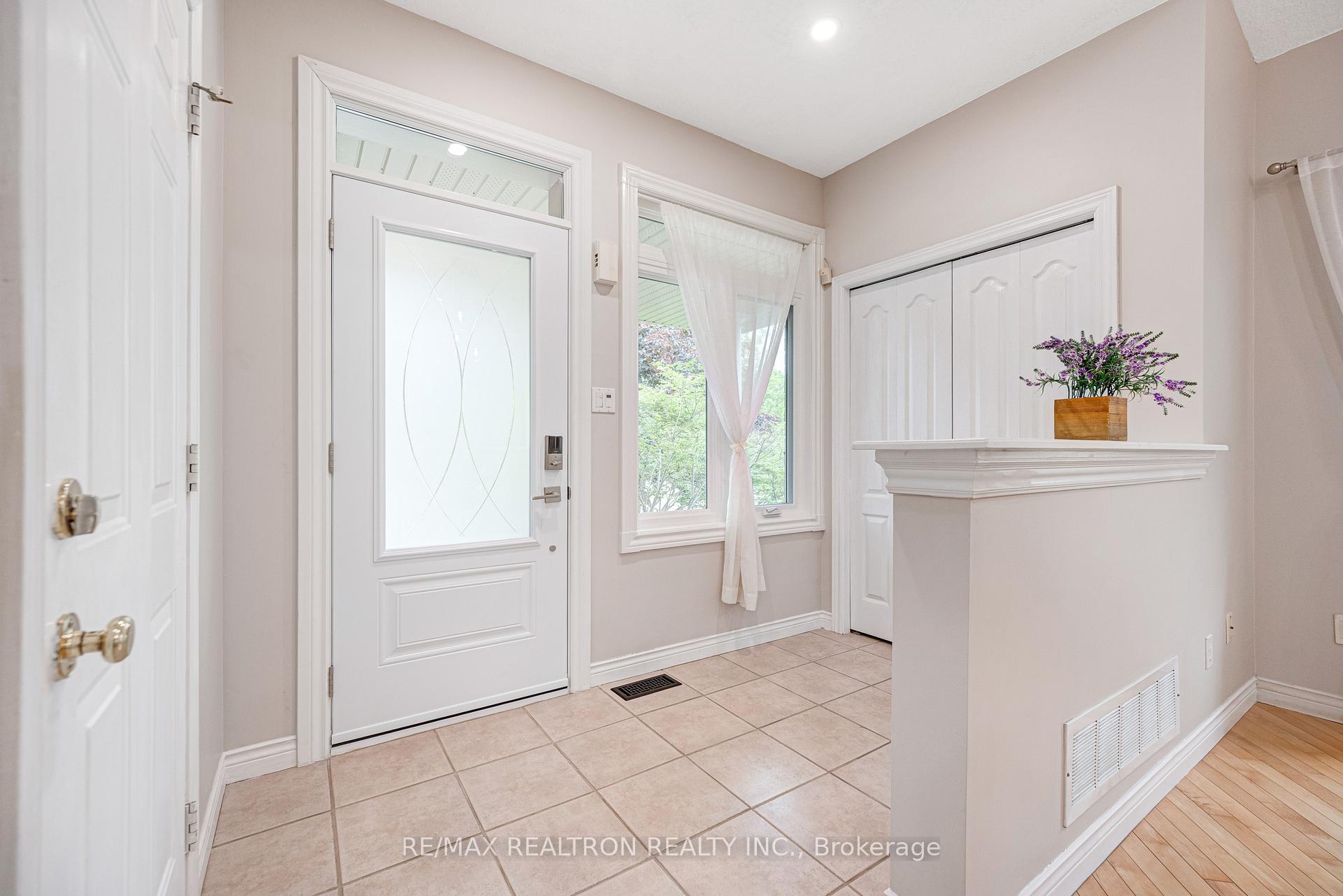 Photo 6 of 84 Hunter Road, Orangeville — HOMEH