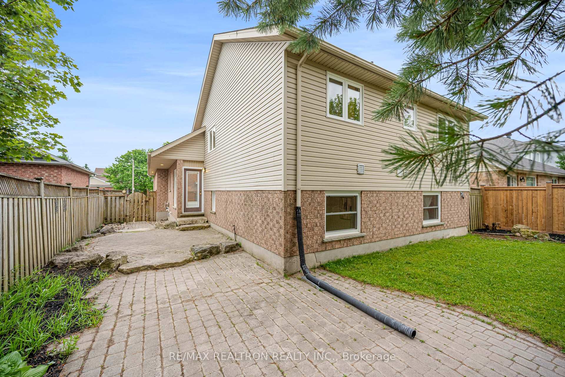Photo 29 of 84 Hunter Road, Orangeville — HOMEH