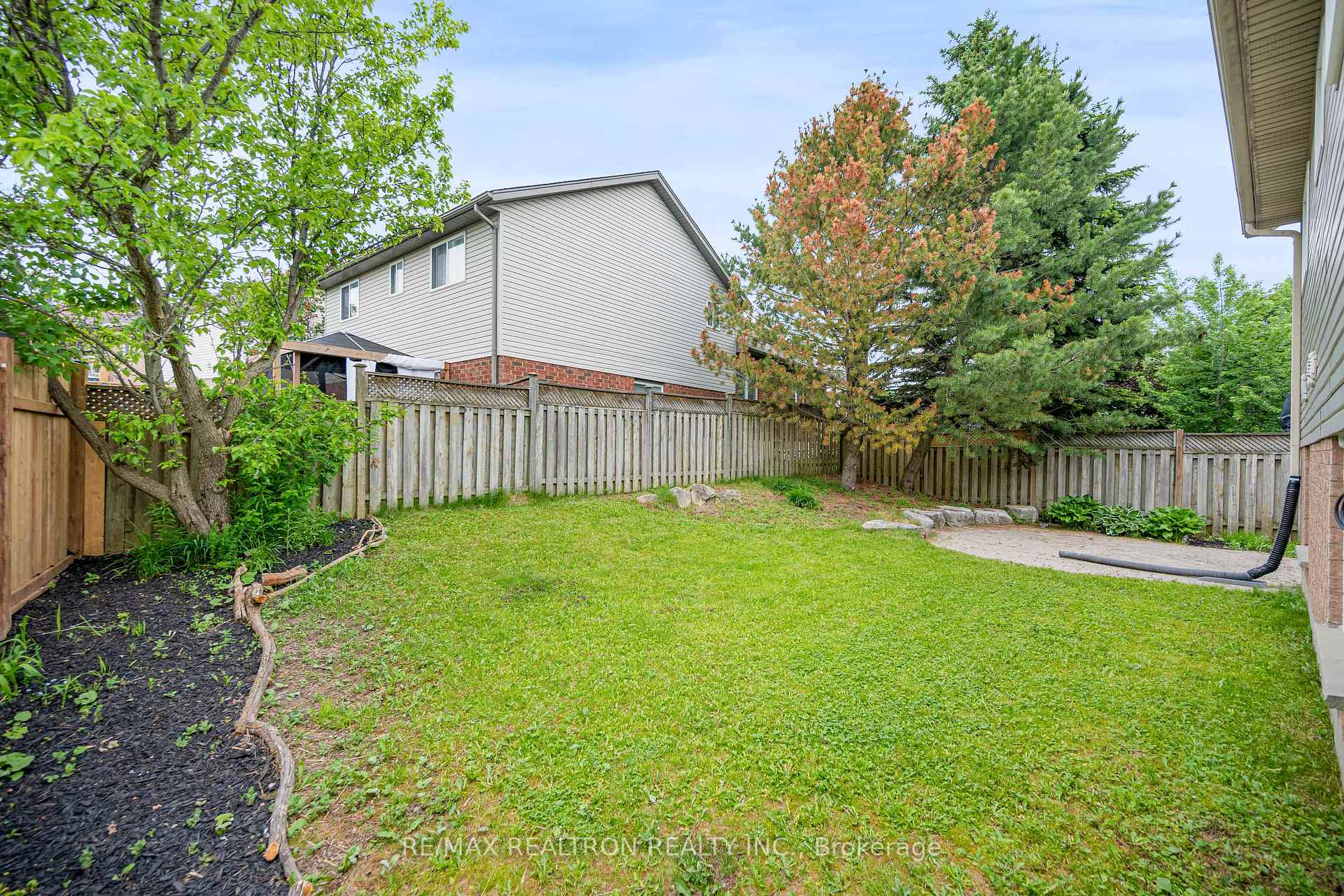 Photo 30 of 84 Hunter Road, Orangeville — HOMEH