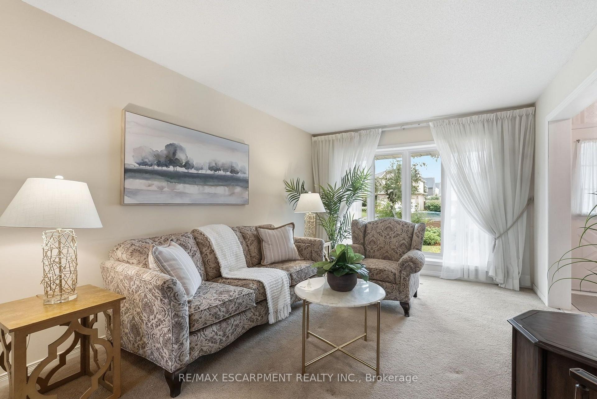 Photo 8 of 158 Rushdale Drive, Hamilton, Rushdale — HOMEH