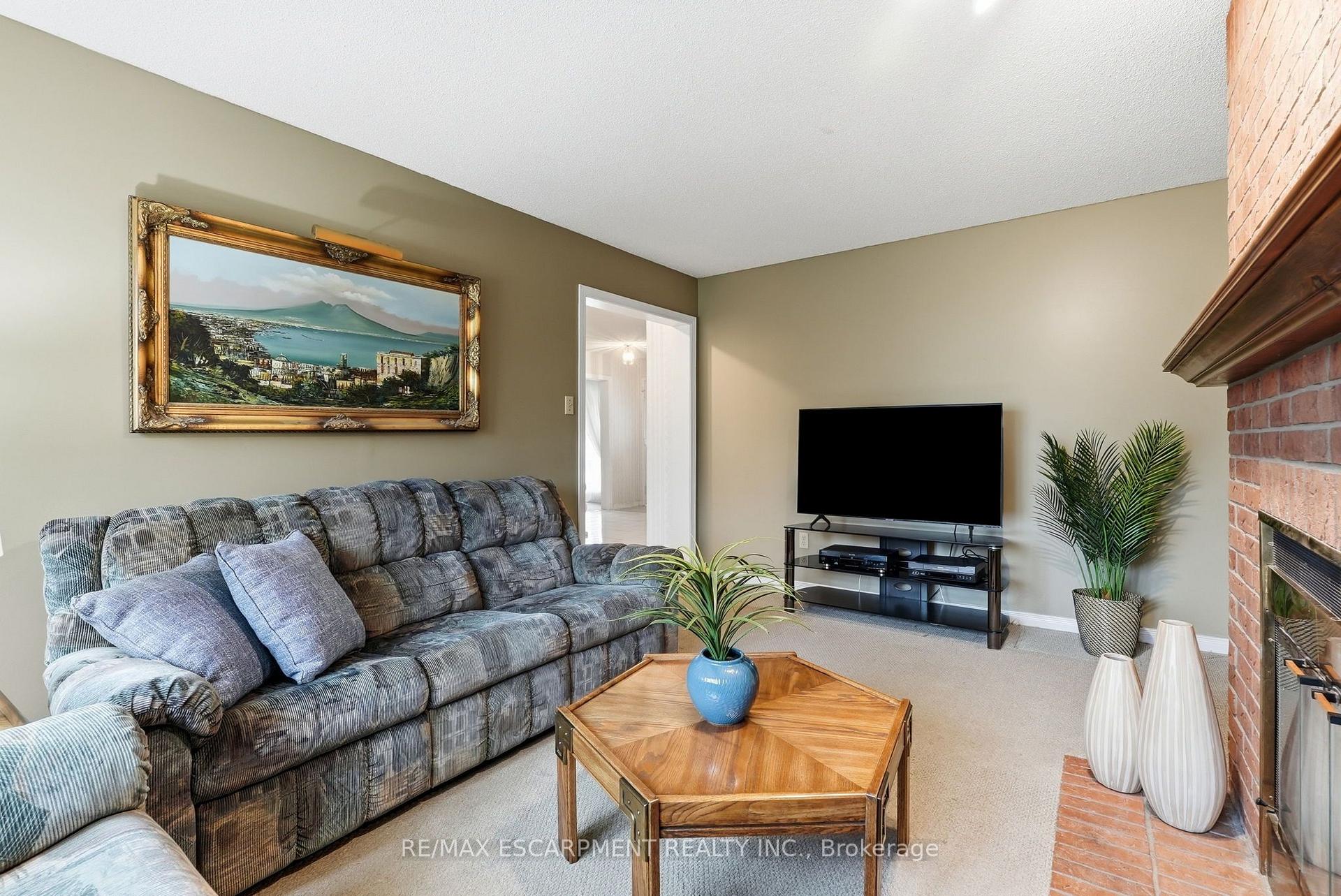 Photo 15 of 158 Rushdale Drive, Hamilton, Rushdale — HOMEH