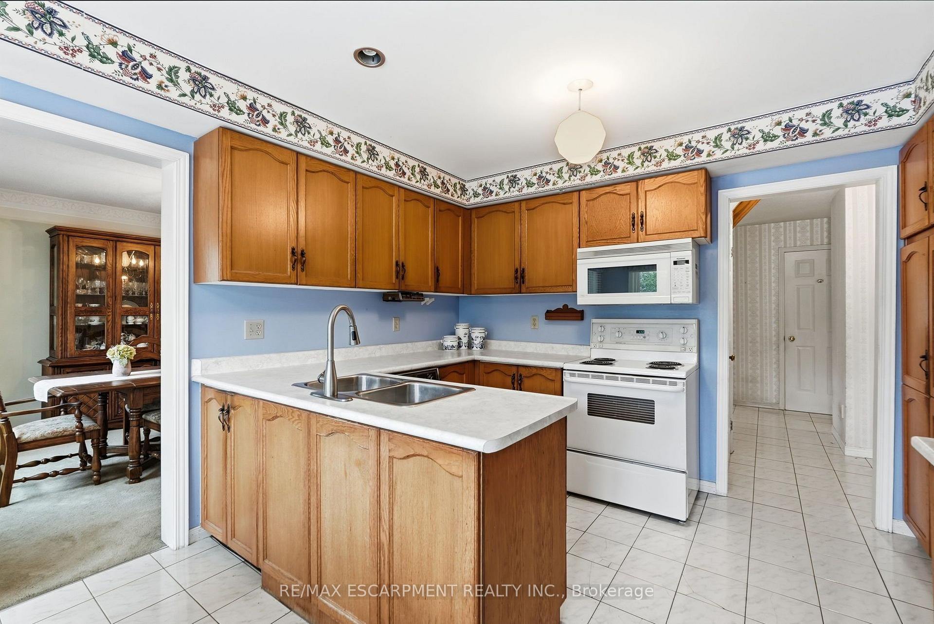 Photo 19 of 158 Rushdale Drive, Hamilton, Rushdale — HOMEH