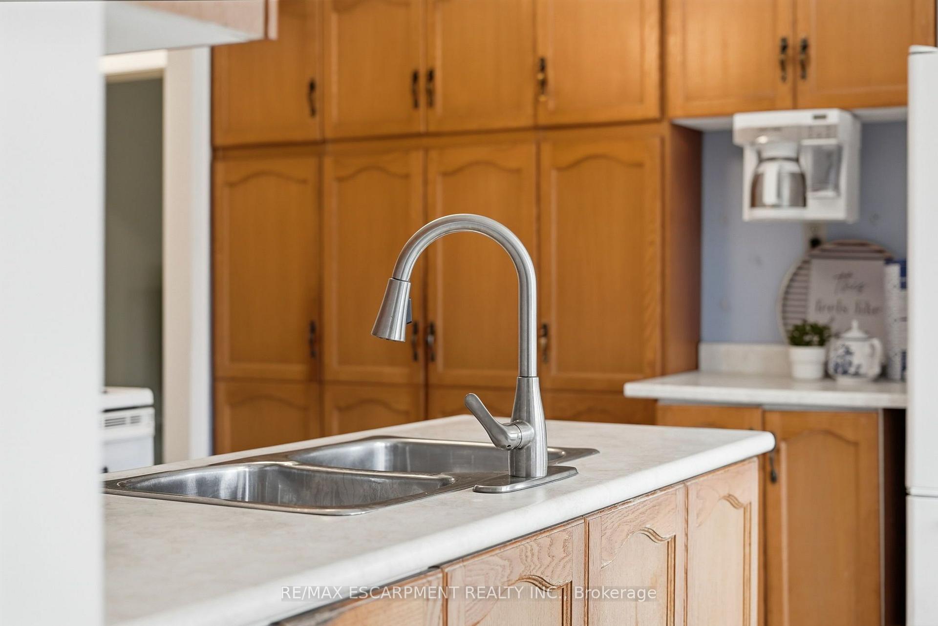 Photo 20 of 158 Rushdale Drive, Hamilton, Rushdale — HOMEH