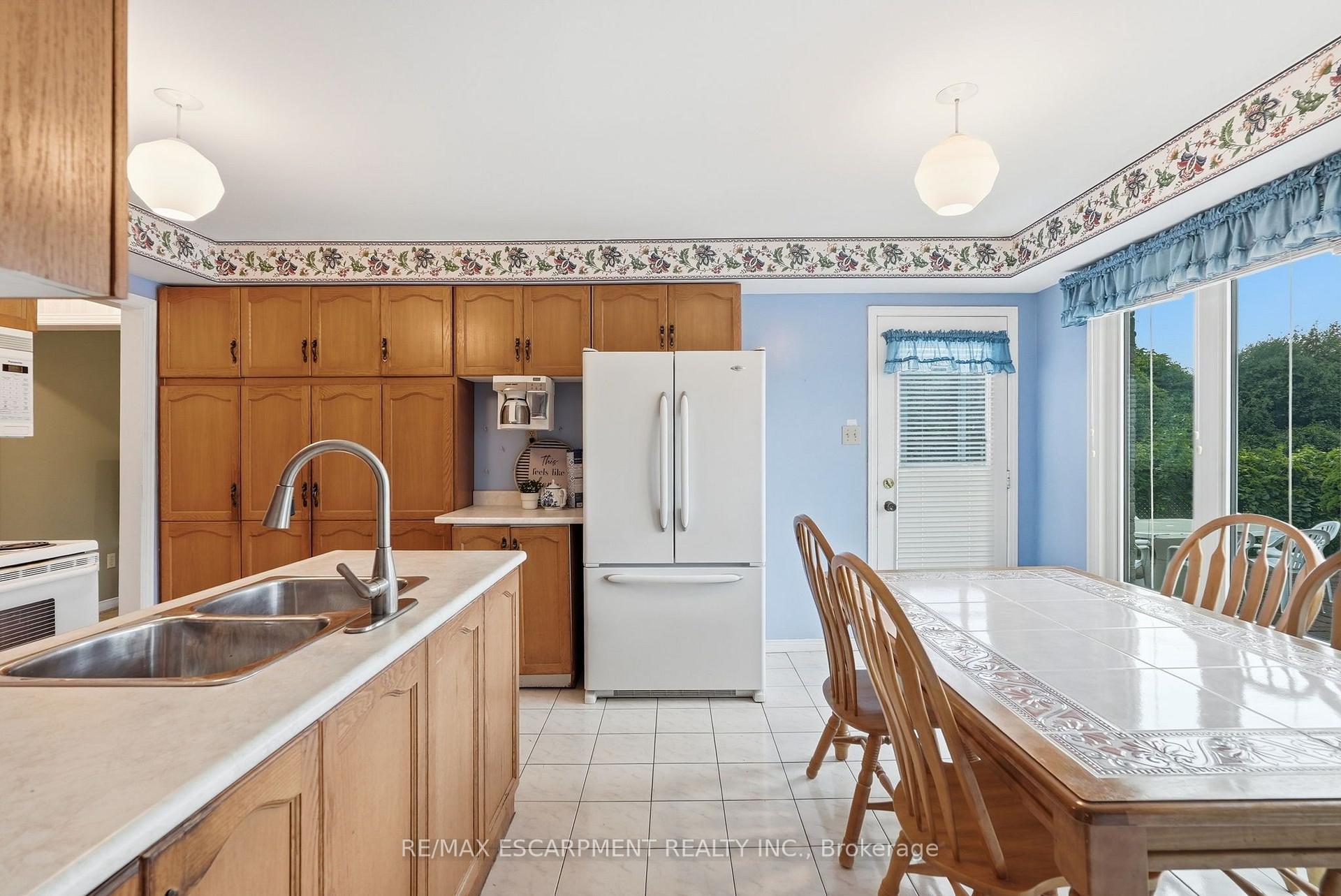 Photo 21 of 158 Rushdale Drive, Hamilton, Rushdale — HOMEH