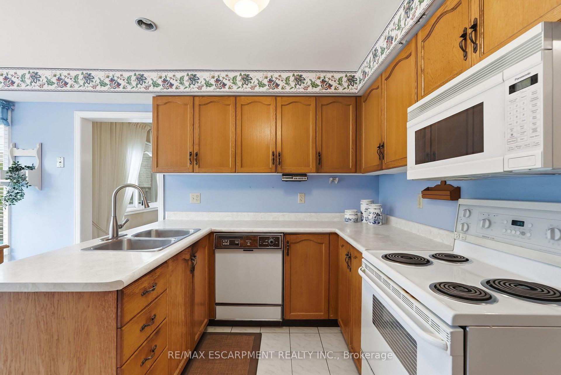 Photo 22 of 158 Rushdale Drive, Hamilton, Rushdale — HOMEH