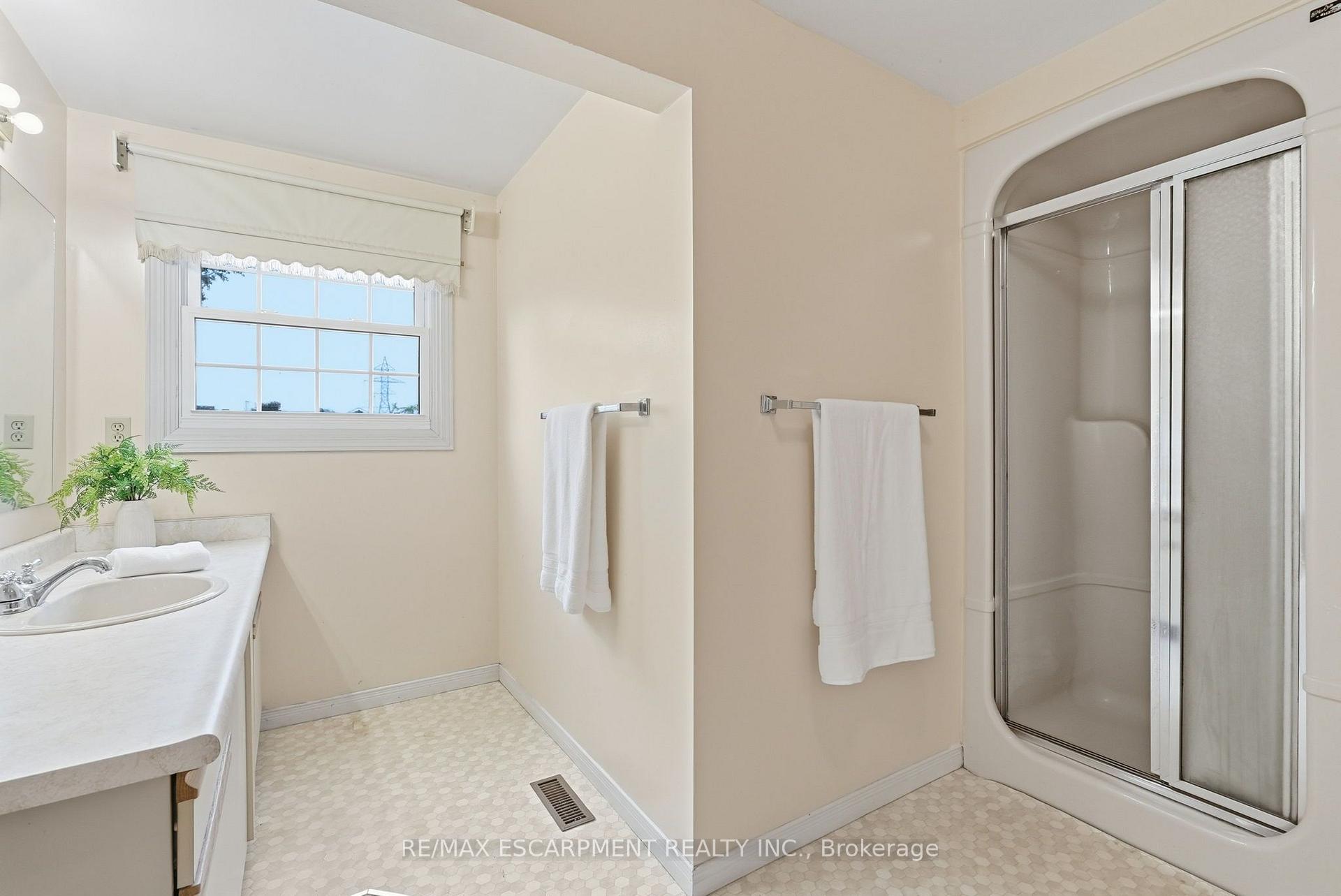 Photo 36 of 158 Rushdale Drive, Hamilton, Rushdale — HOMEH