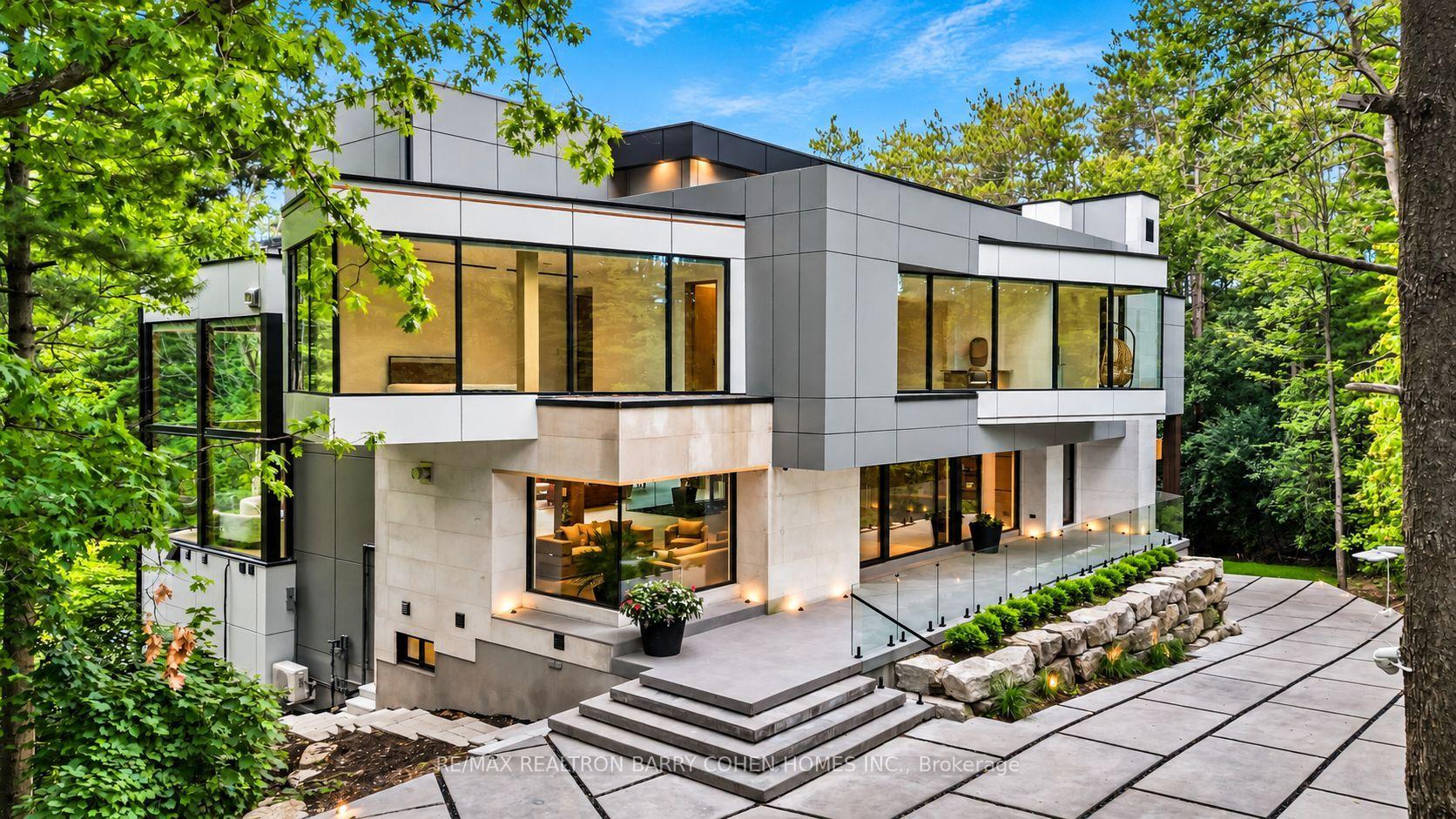 Photo 3 of 60 Forest Ridge Road, Richmond Hill, Rural Richmond Hill — HOMEH