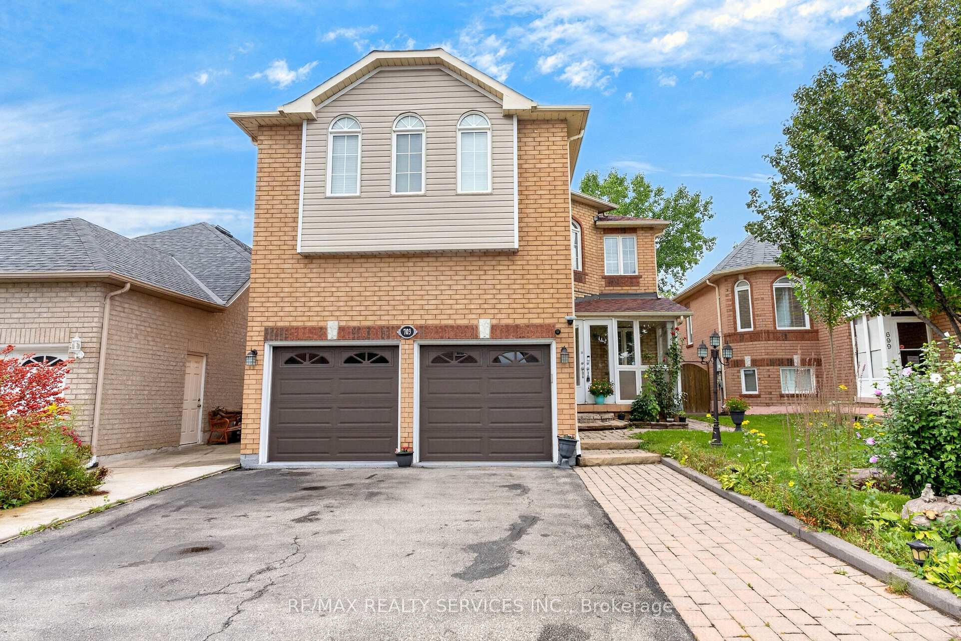 Photo 1 of 703 Twain Avenue, Mississauga, Meadowvale Village — HOMEH