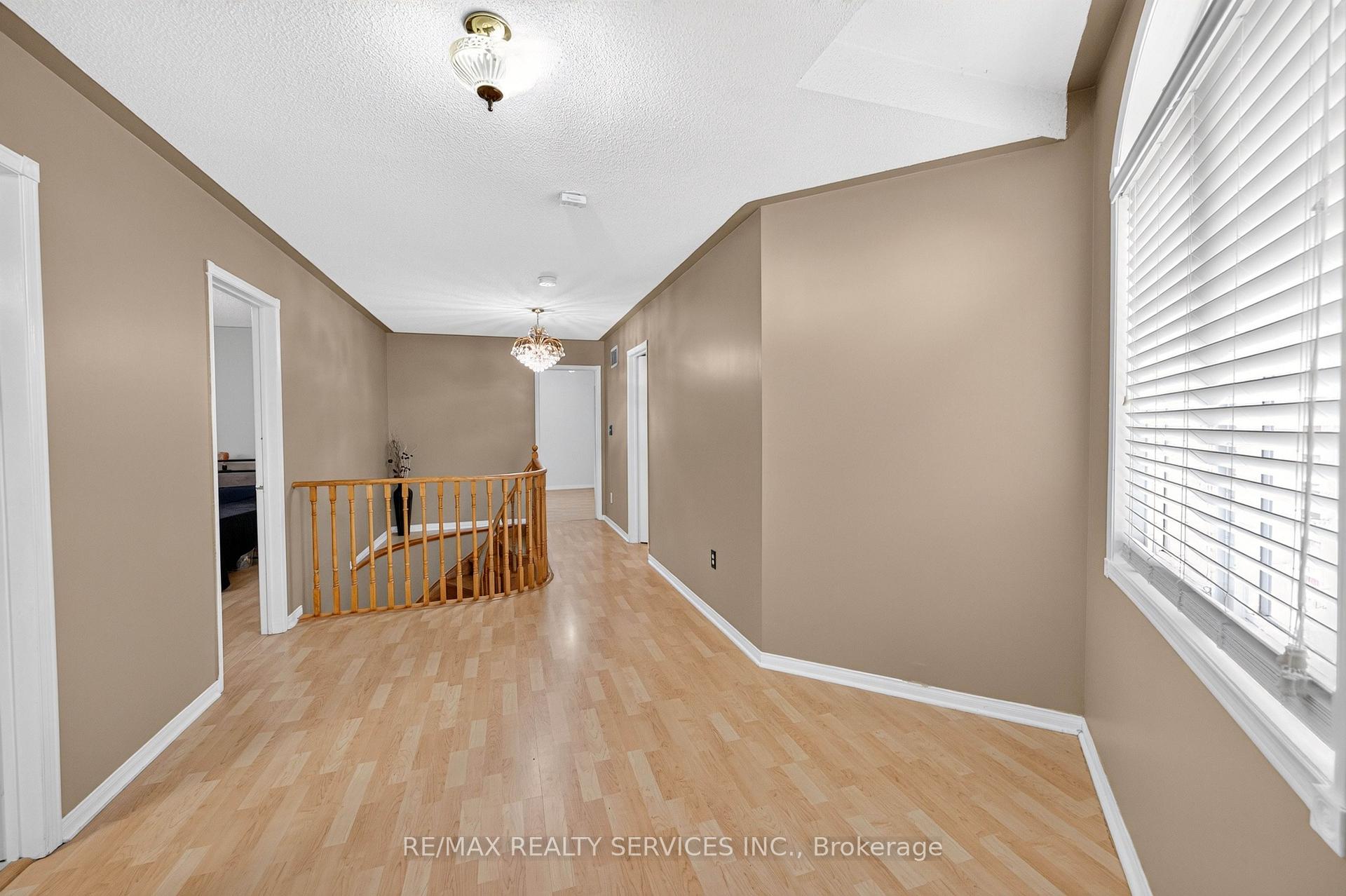 Photo 22 of 703 Twain Avenue, Mississauga, Meadowvale Village — HOMEH