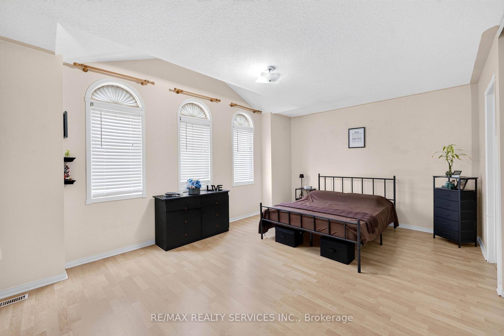Photo 28 of 703 Twain Avenue, Mississauga, Meadowvale Village — HOMEH