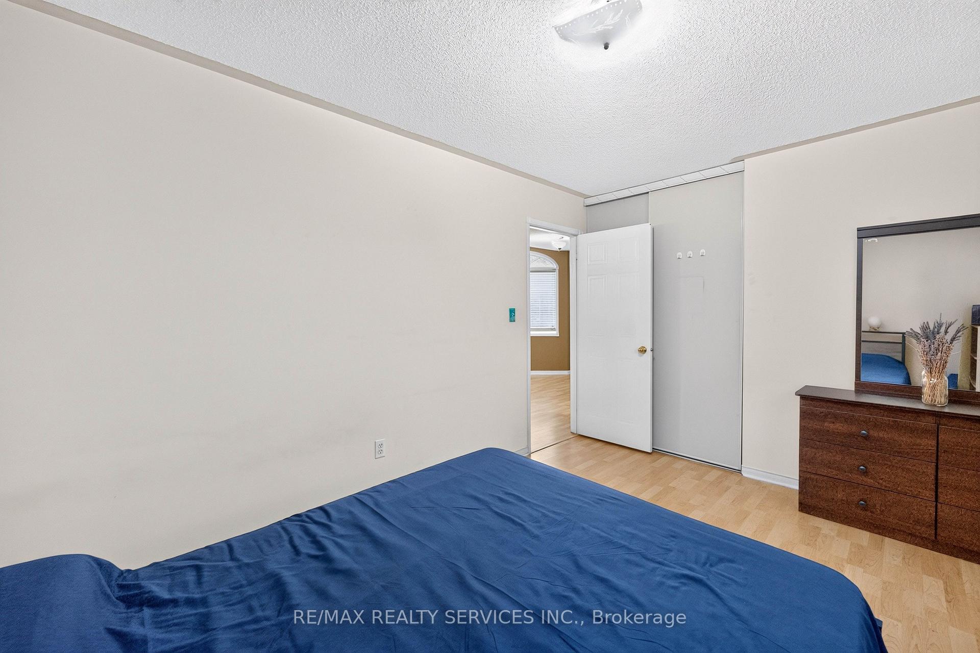 Photo 33 of 703 Twain Avenue, Mississauga, Meadowvale Village — HOMEH