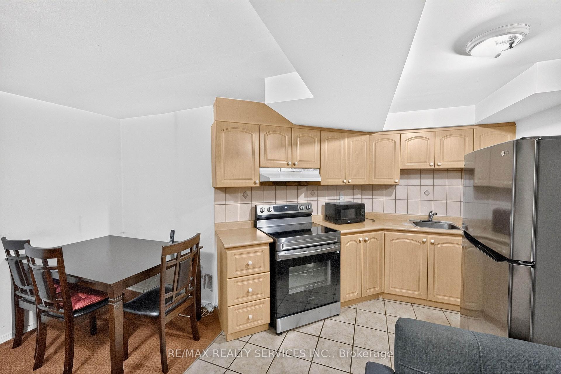 Photo 39 of 703 Twain Avenue, Mississauga, Meadowvale Village — HOMEH