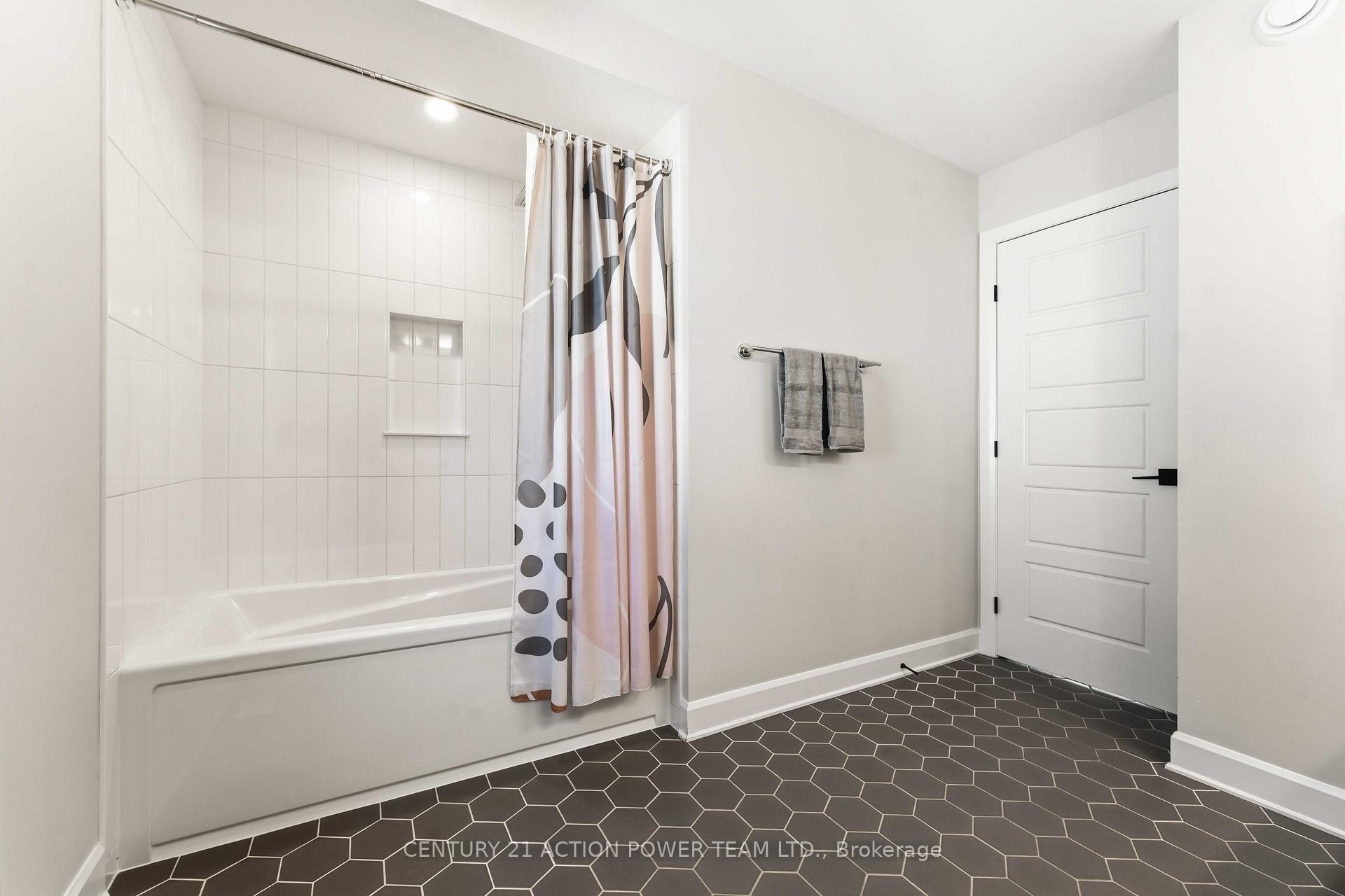 Photo 28 of 644 Moonflower Crescent, Ottawa, Blossom Park/Kemp Park/Findlay Creek — HOMEH