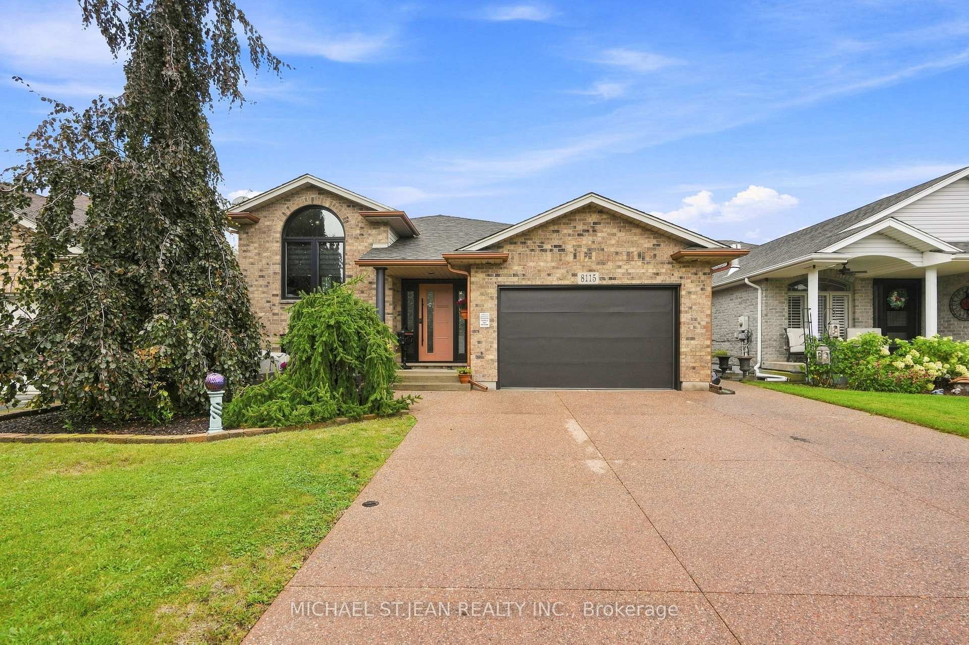 Photo 2 of 8115 Beaver Glen Drive, Niagara Falls, Ascot — HOMEH