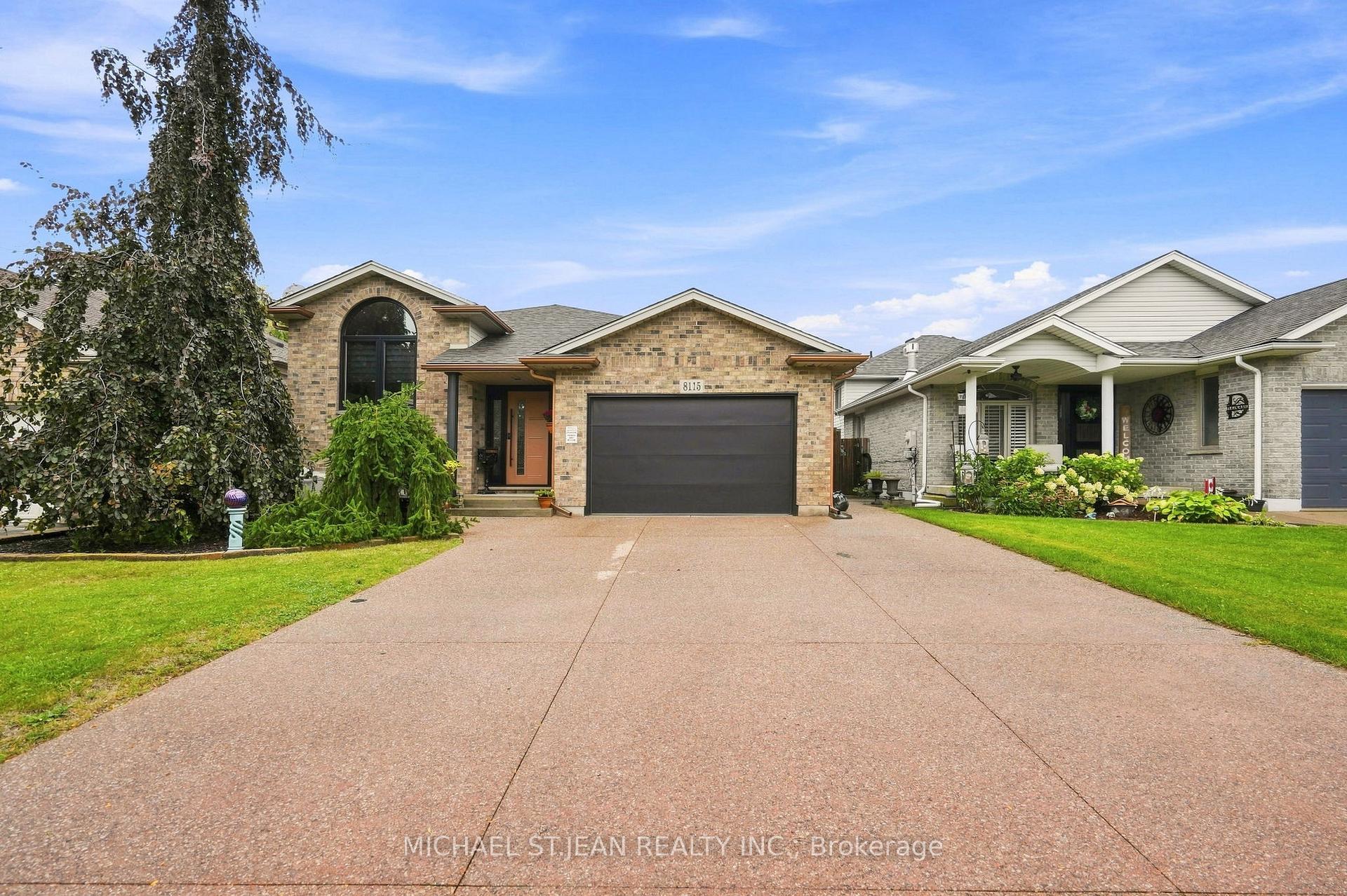 Photo 3 of 8115 Beaver Glen Drive, Niagara Falls, Ascot — HOMEH