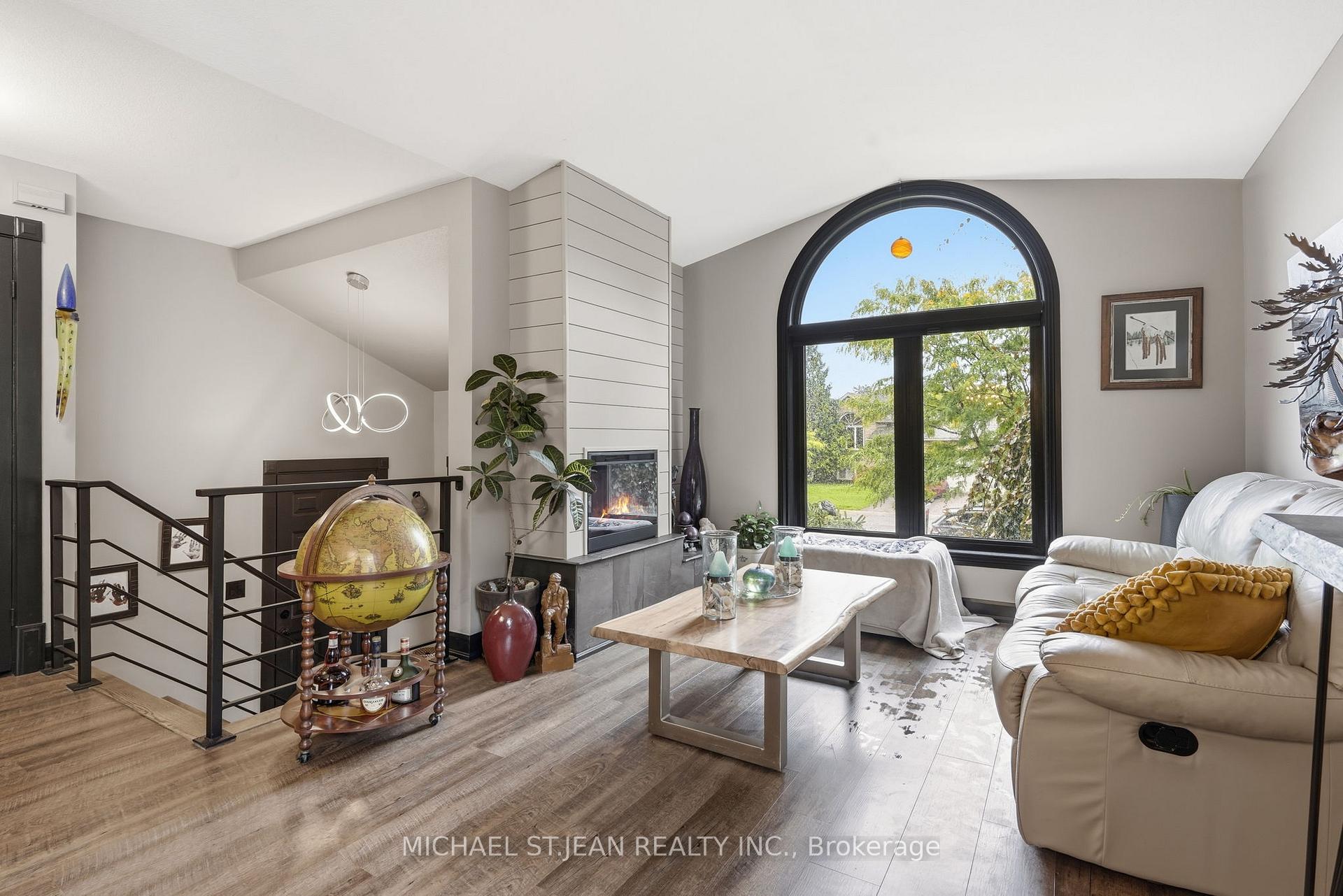 Photo 17 of 8115 Beaver Glen Drive, Niagara Falls, Ascot — HOMEH