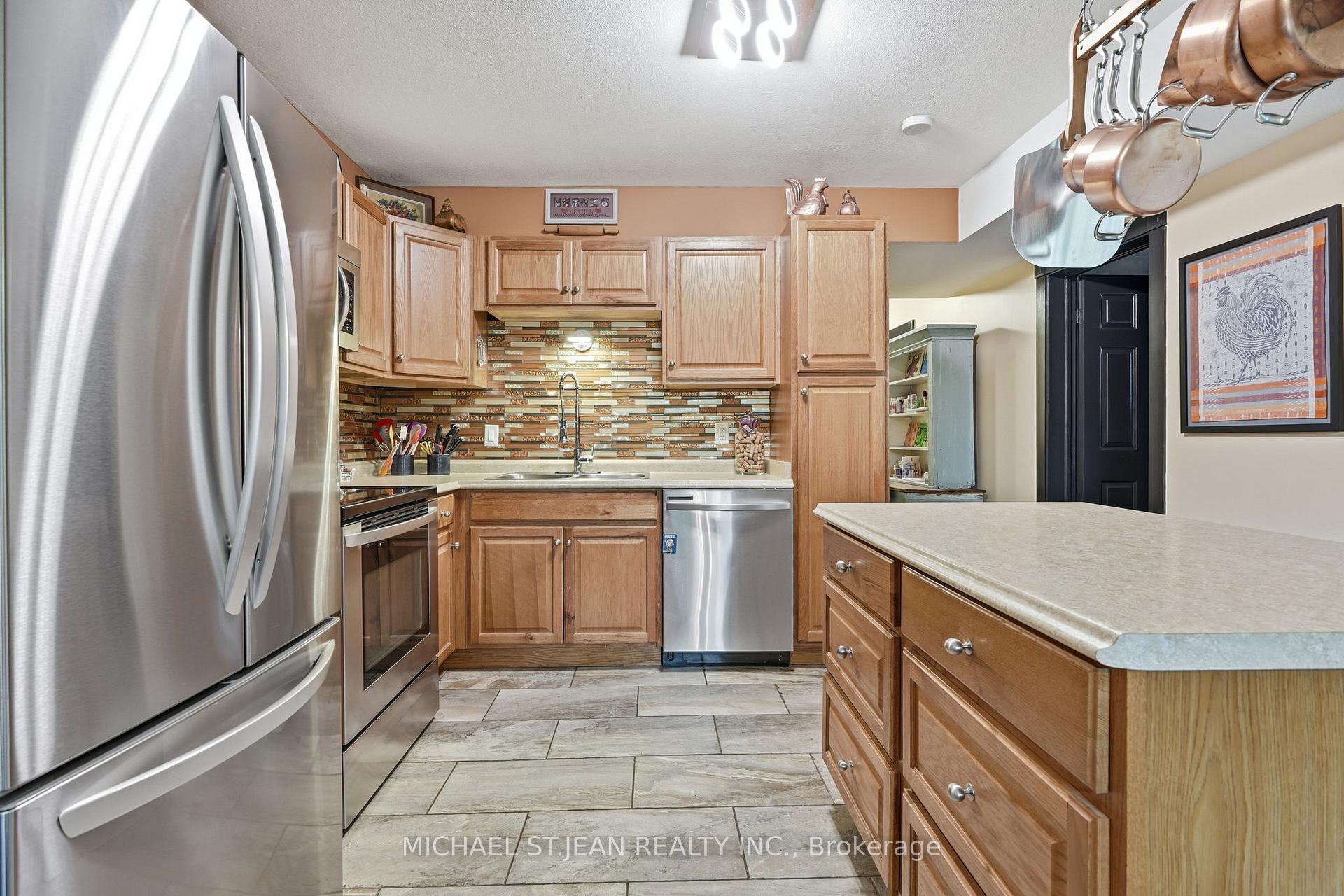 Photo 36 of 8115 Beaver Glen Drive, Niagara Falls, Ascot — HOMEH