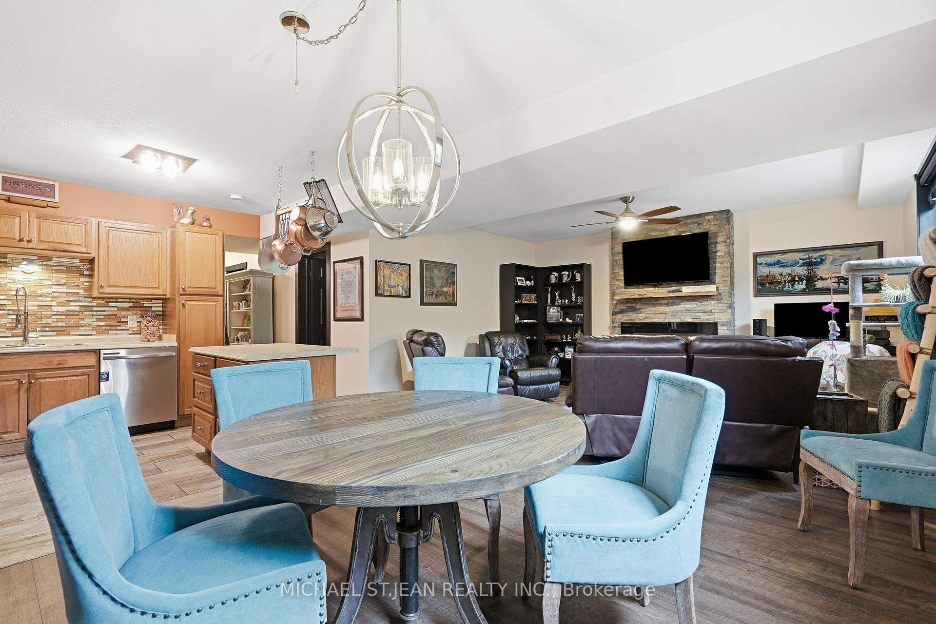 Photo 39 of 8115 Beaver Glen Drive, Niagara Falls, Ascot — HOMEH