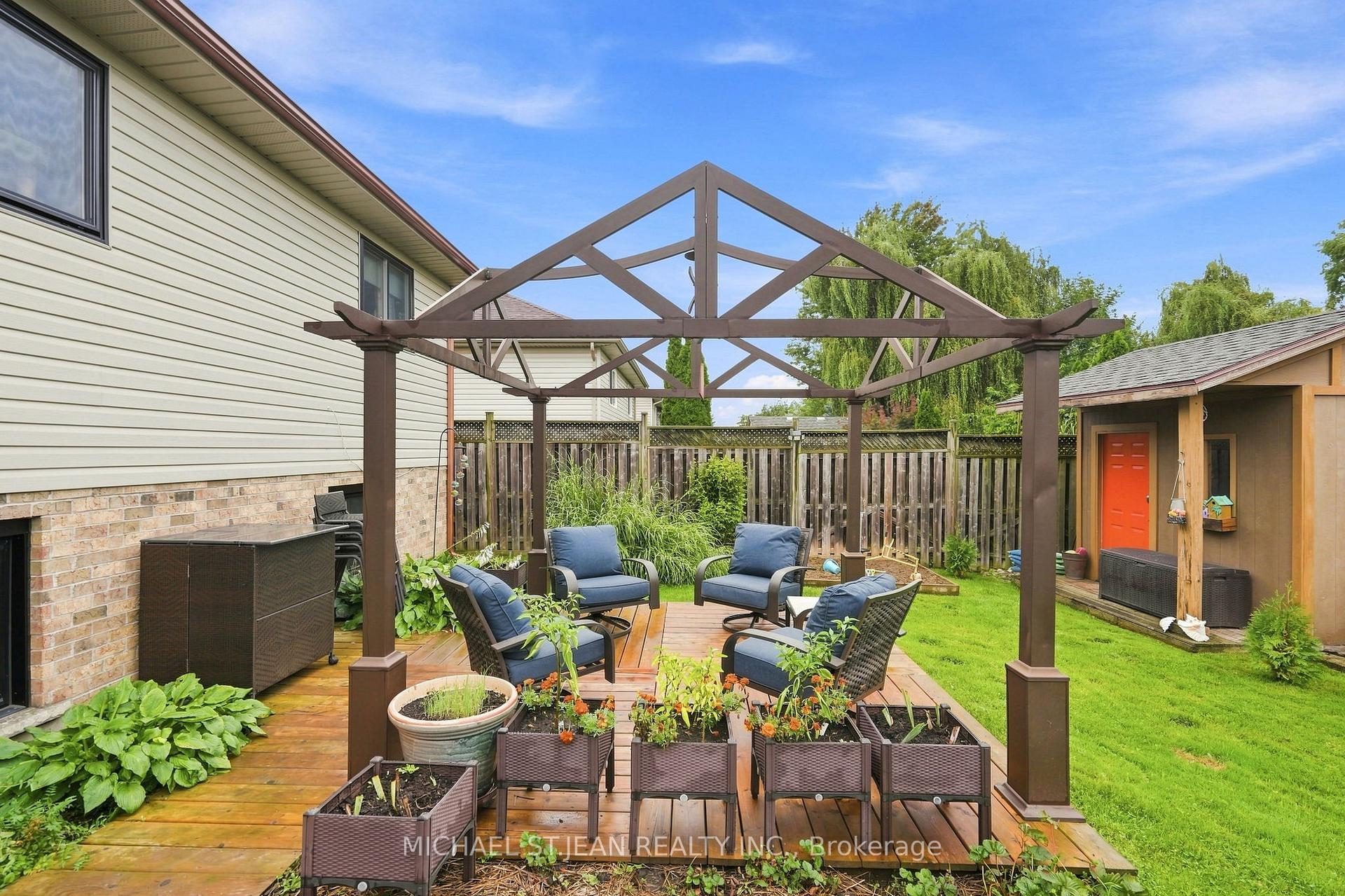 Photo 45 of 8115 Beaver Glen Drive, Niagara Falls, Ascot — HOMEH