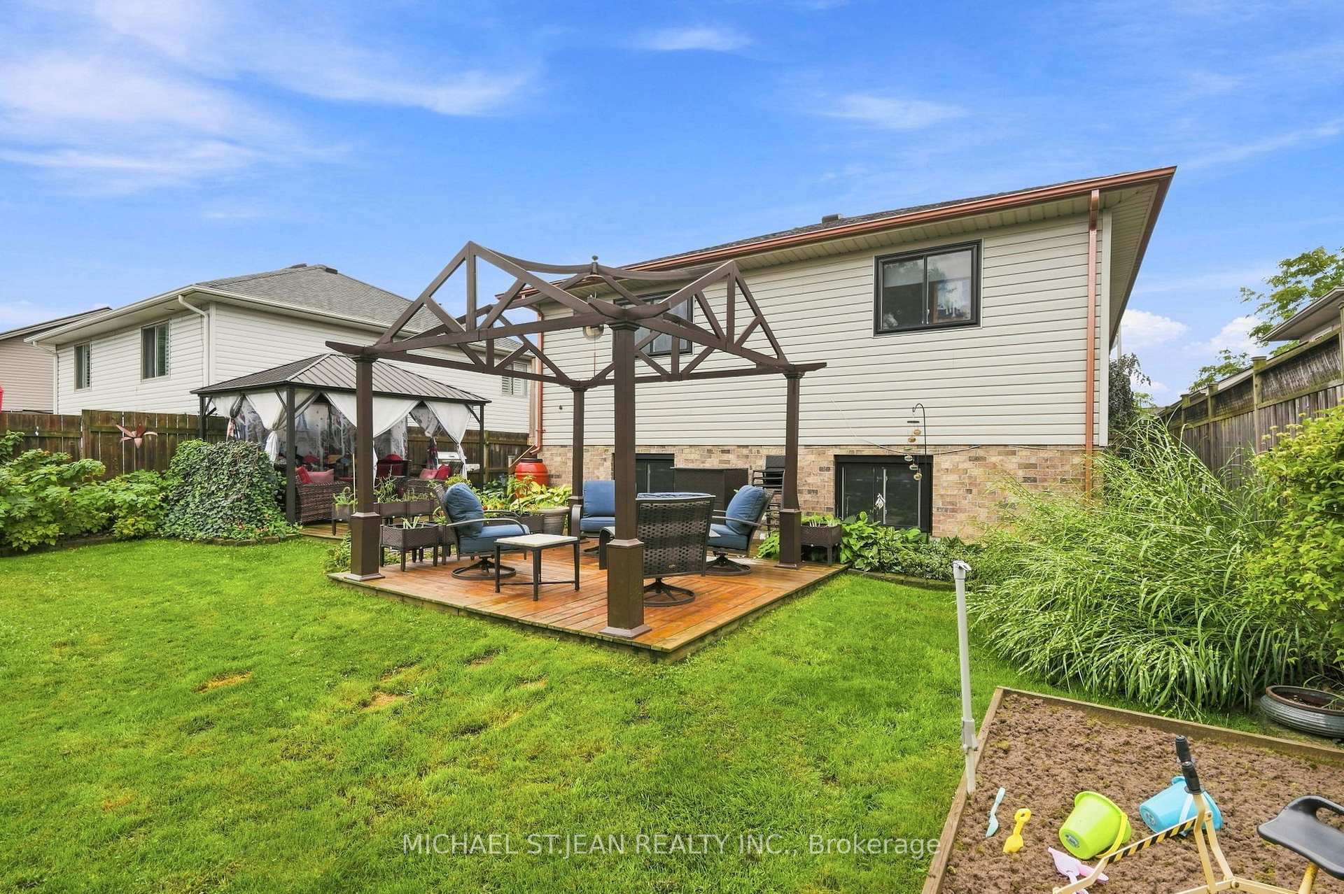 Photo 49 of 8115 Beaver Glen Drive, Niagara Falls, Ascot — HOMEH