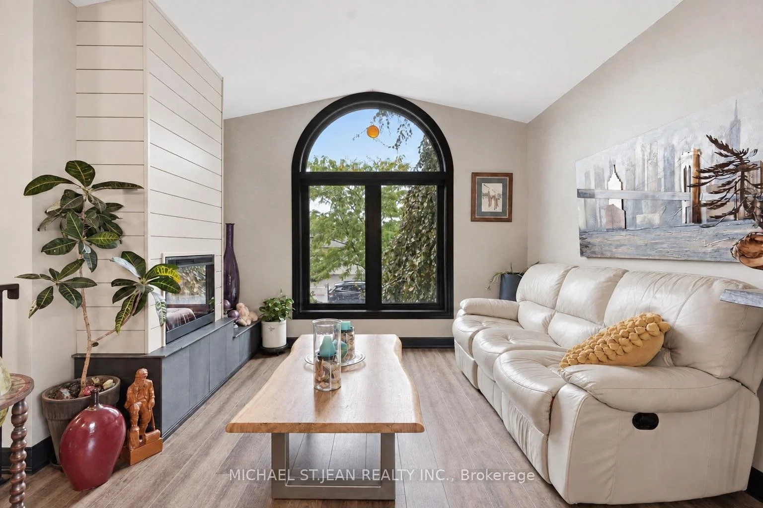 Photo 10 of 8115 Beaver Glen Drive, Niagara Falls, Ascot — HOMEH