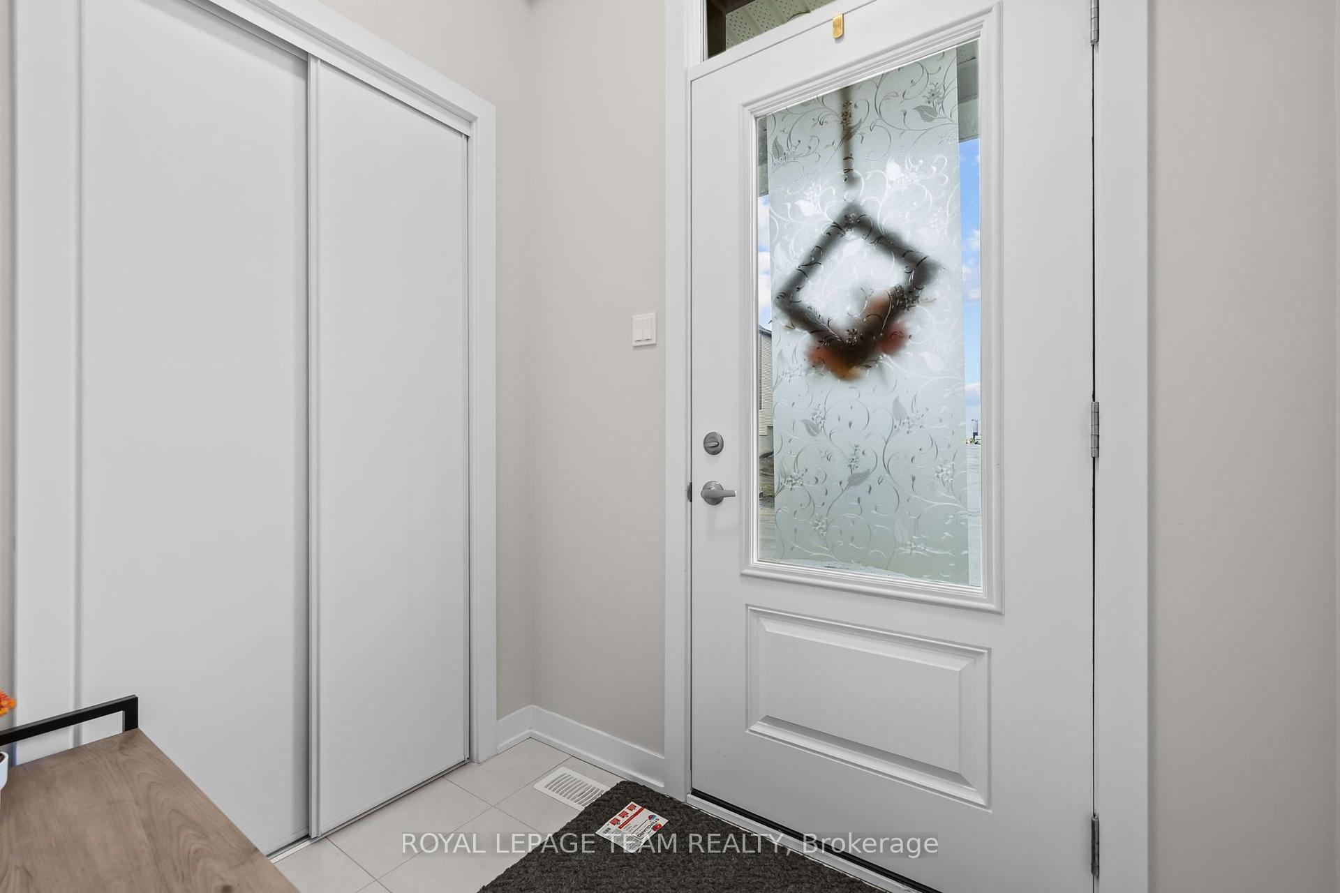 Photo 2 of 708 Expansion Road, Ottawa, Barrhaven - Half Moon Bay — HOMEH