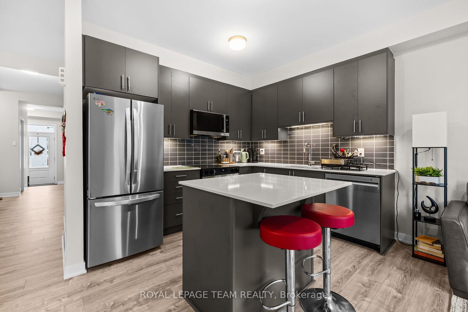 Photo 3 of 708 Expansion Road, Ottawa, Barrhaven - Half Moon Bay — HOMEH