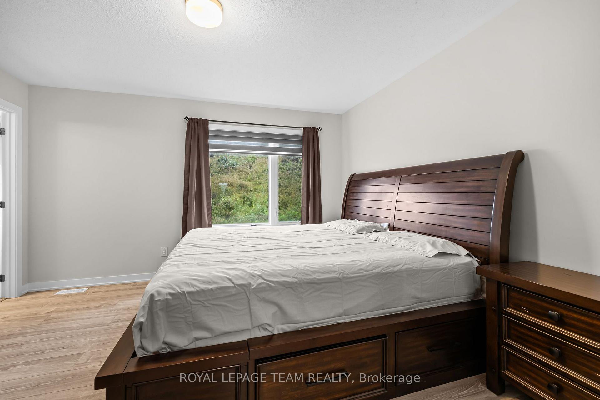 Photo 10 of 708 Expansion Road, Ottawa, Barrhaven - Half Moon Bay — HOMEH