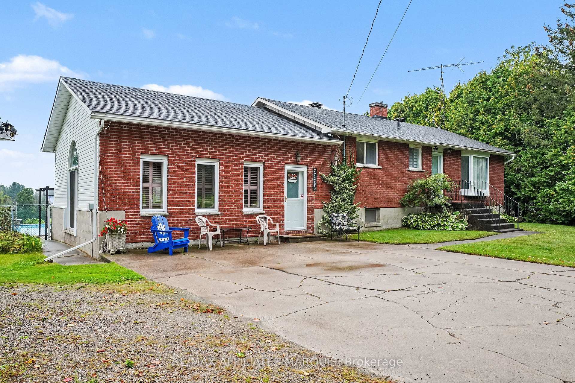 Photo 2 of 733 Rosedale Road, Montague, Montague Twp — HOMEH